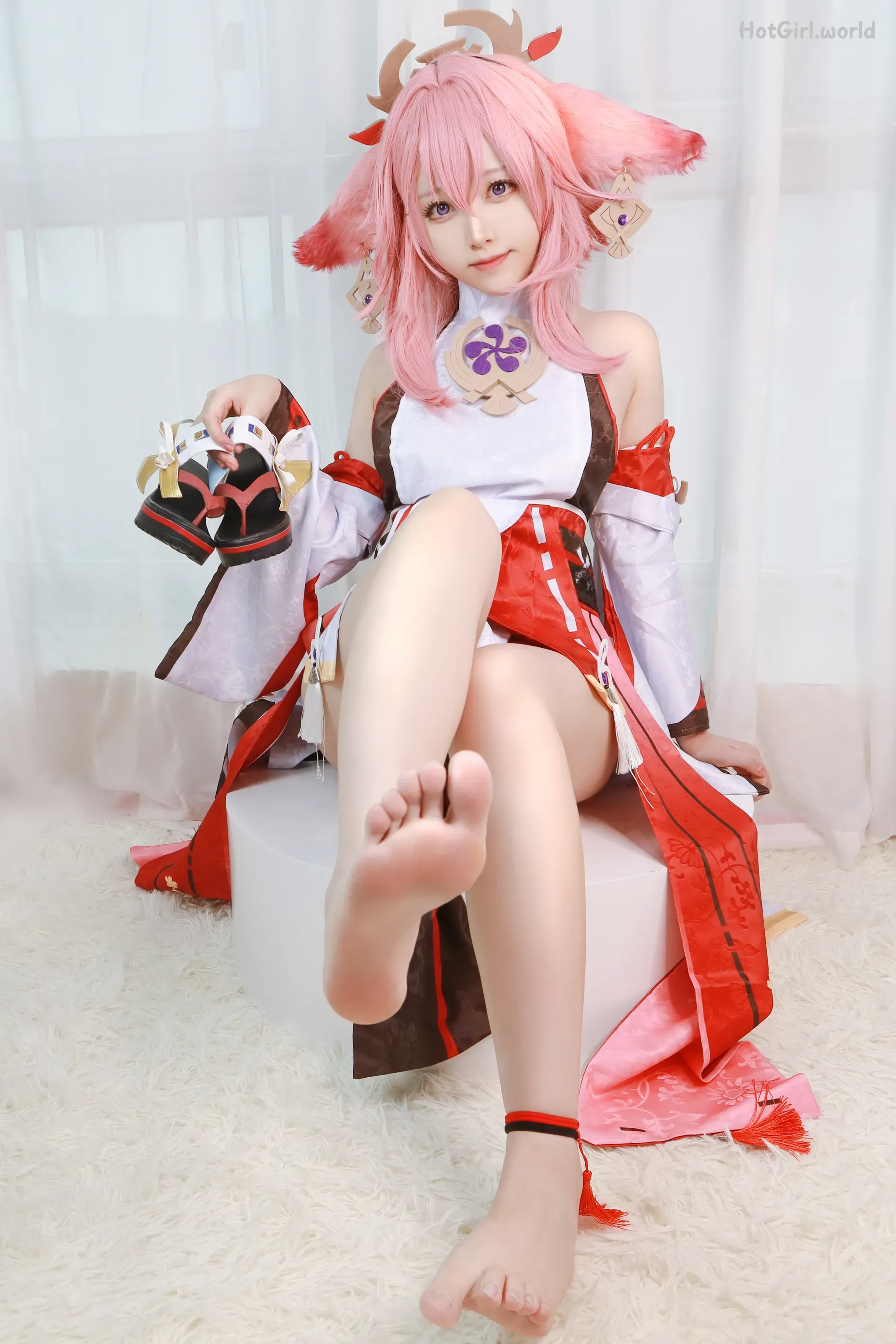 Coser-Asagiriai-Yae-Miko-hotgirl.world-004.webp