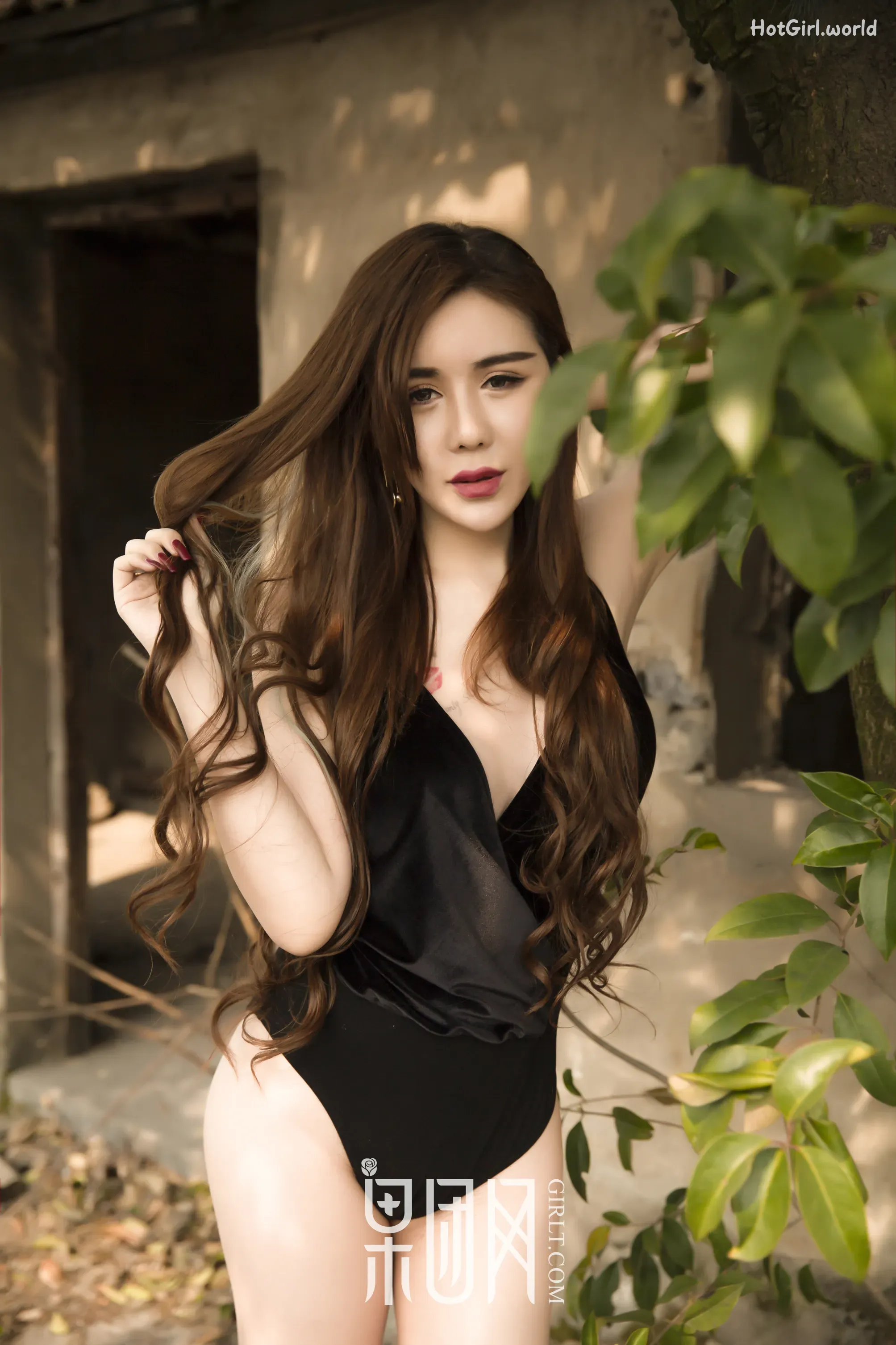 0004_hotgirl.world.webp