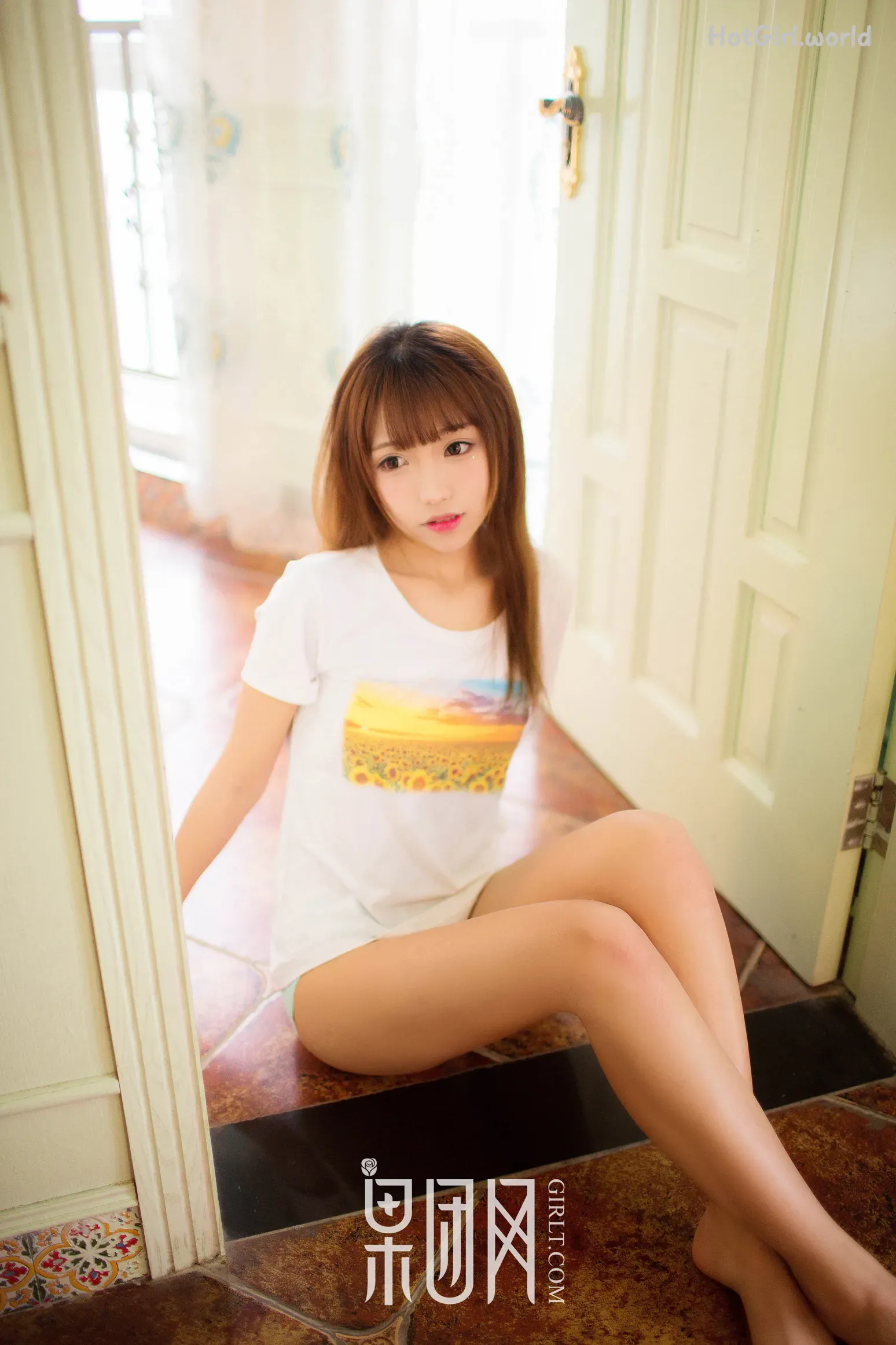 0005_hotgirl.world.webp