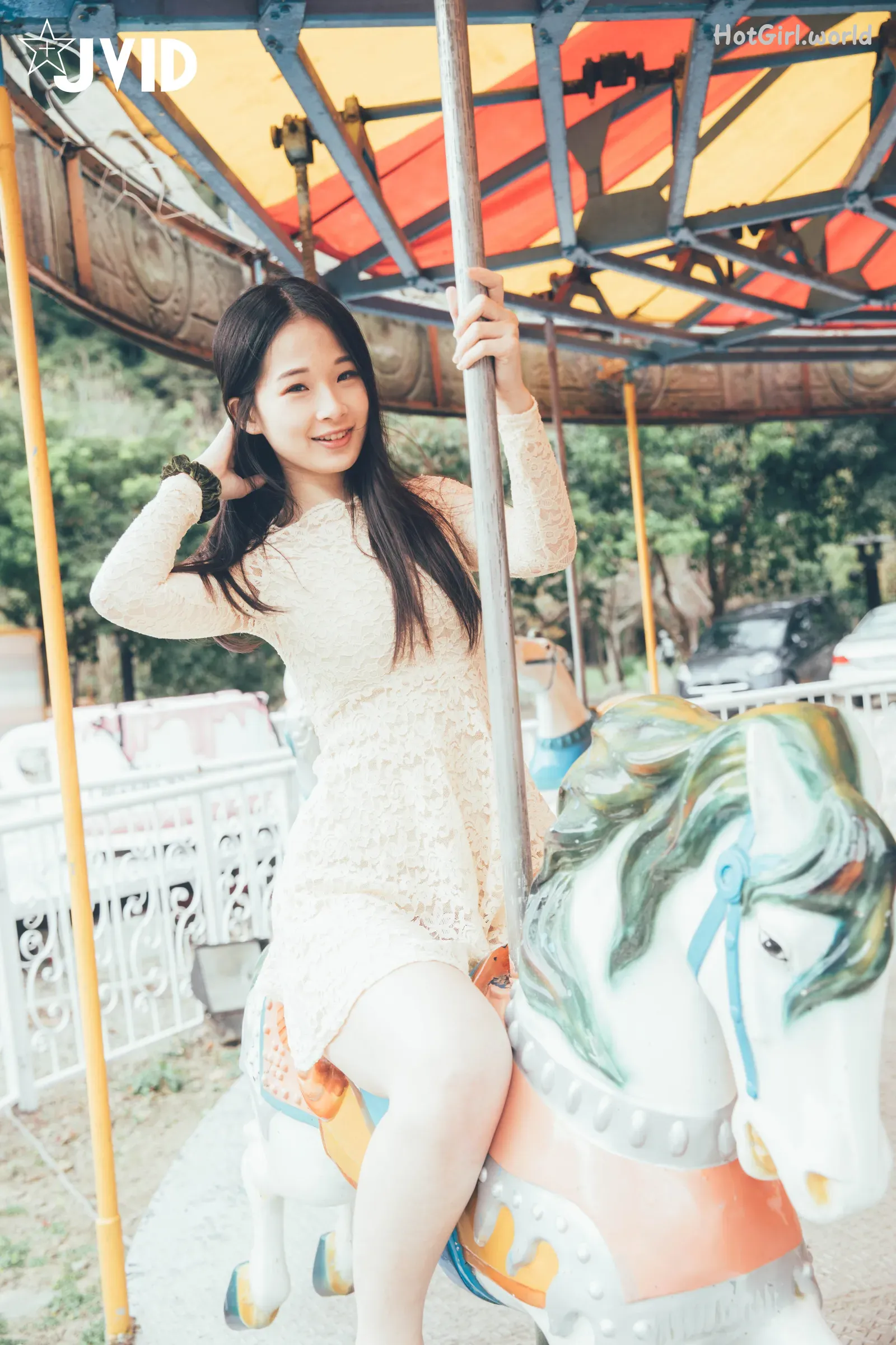 0002_hotgirl.world.webp