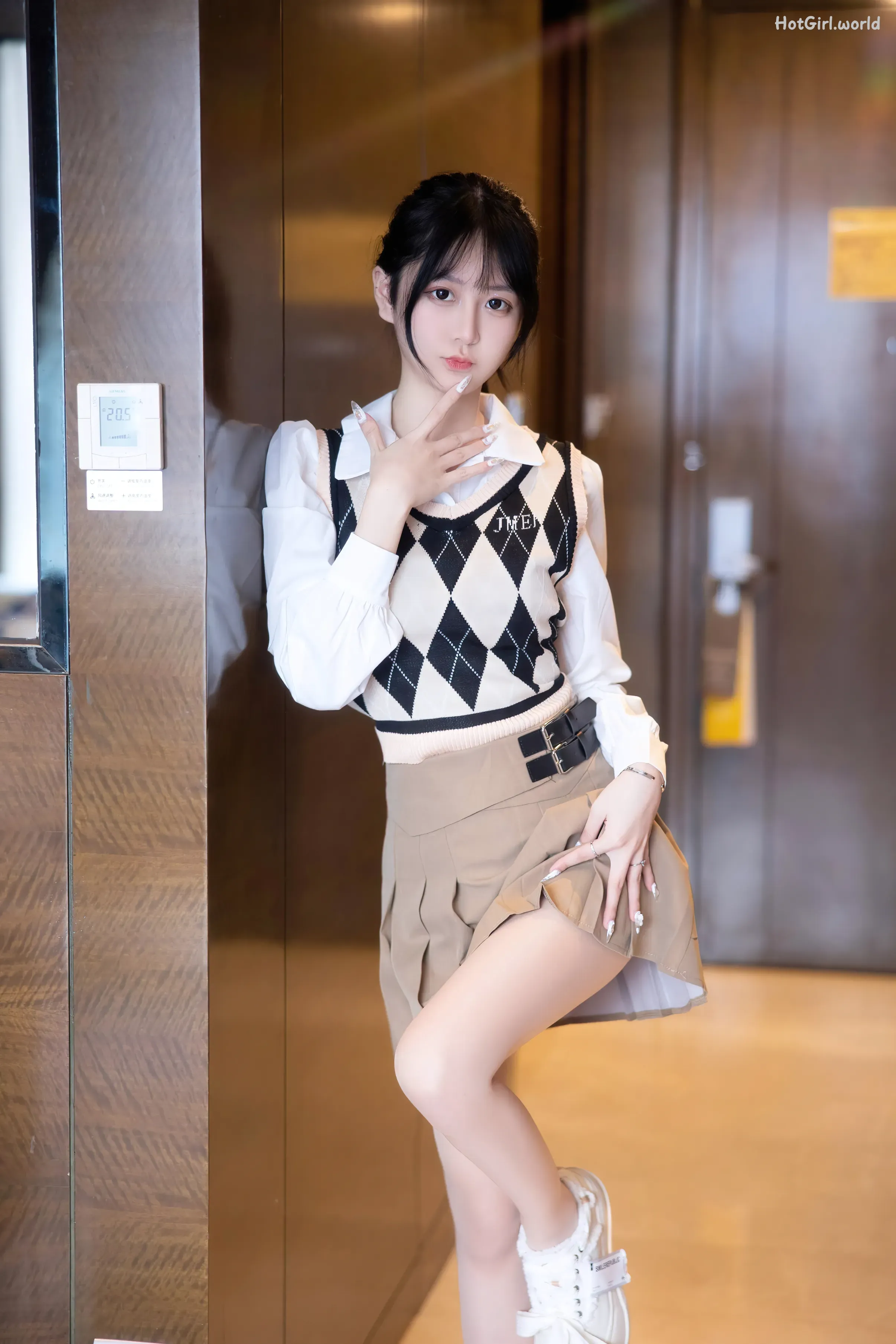 0000_hotgirl.world.webp