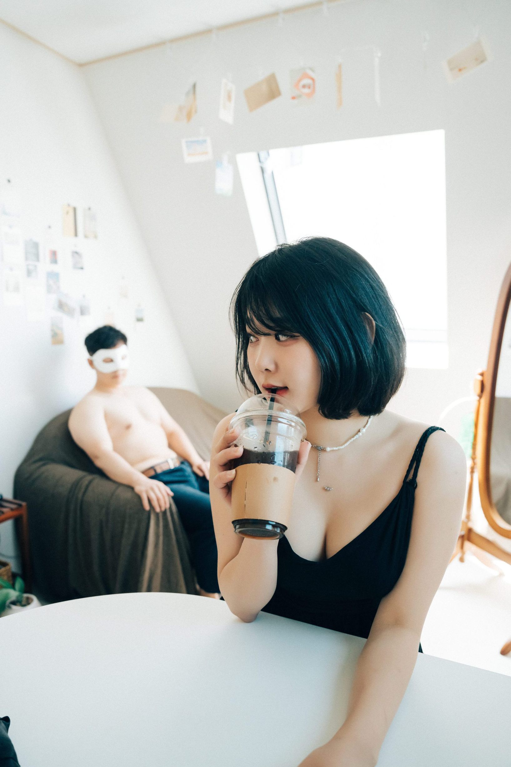 Loozy-Zia-With-Delivery-Man-hotgirl.world-088.jpg