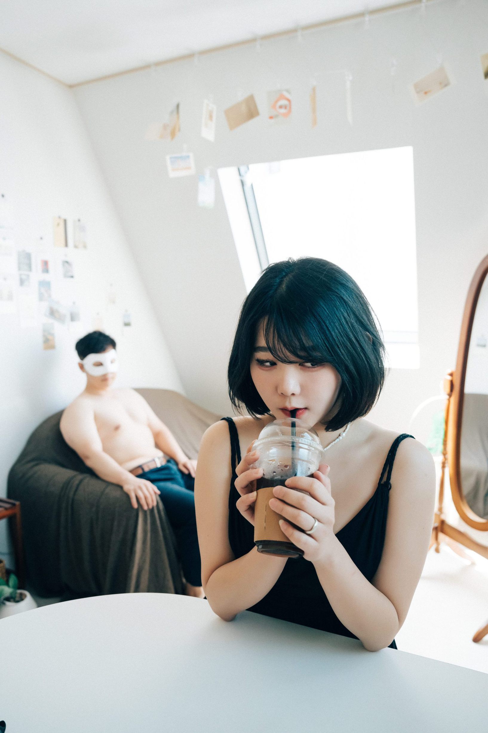 Loozy-Zia-With-Delivery-Man-hotgirl.world-090.jpg