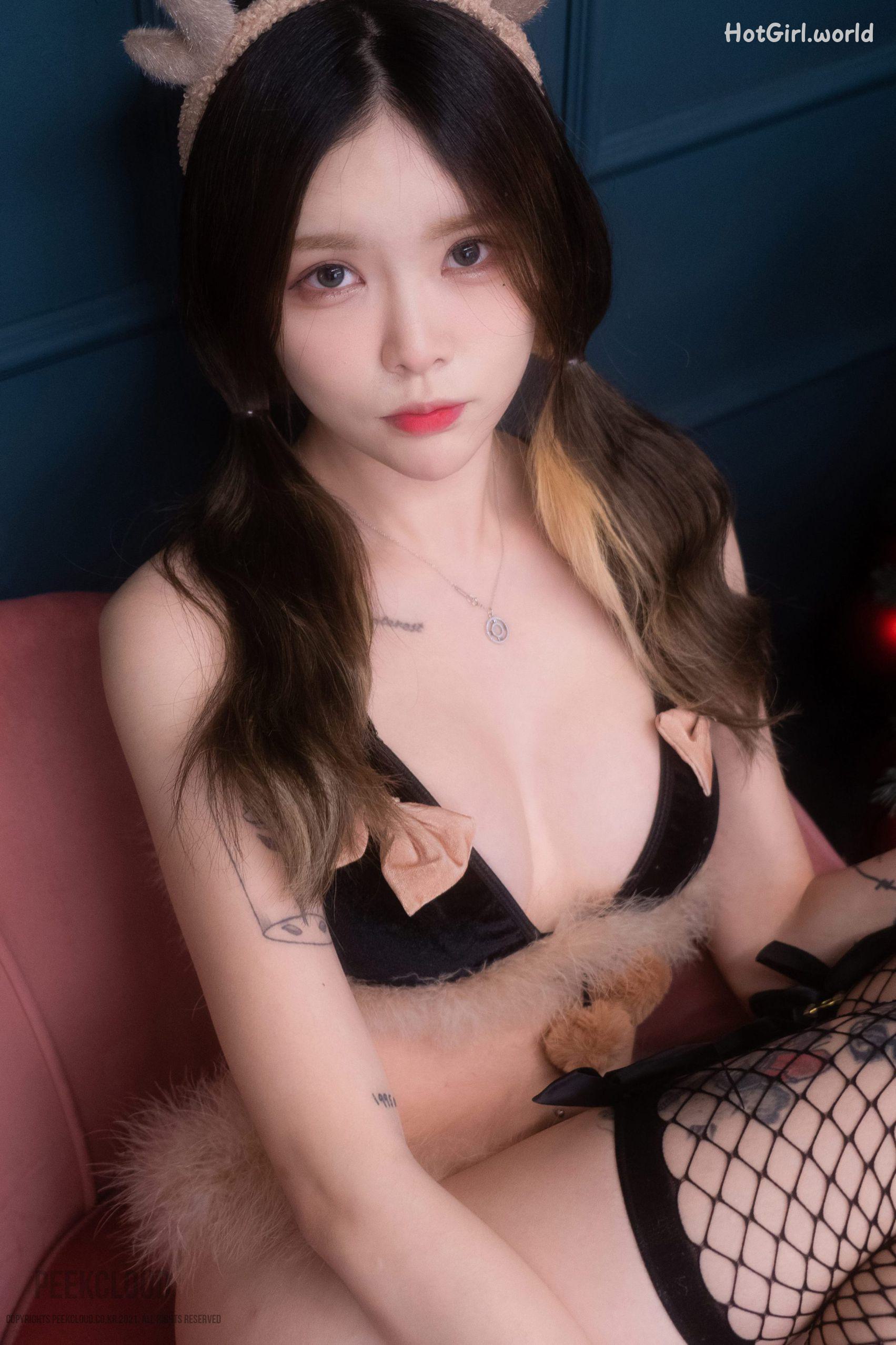 PEEKCLOUD-Bomi-x-Yuka-Christmas-Twin-Edition-hotgirl.world-078.jpg
