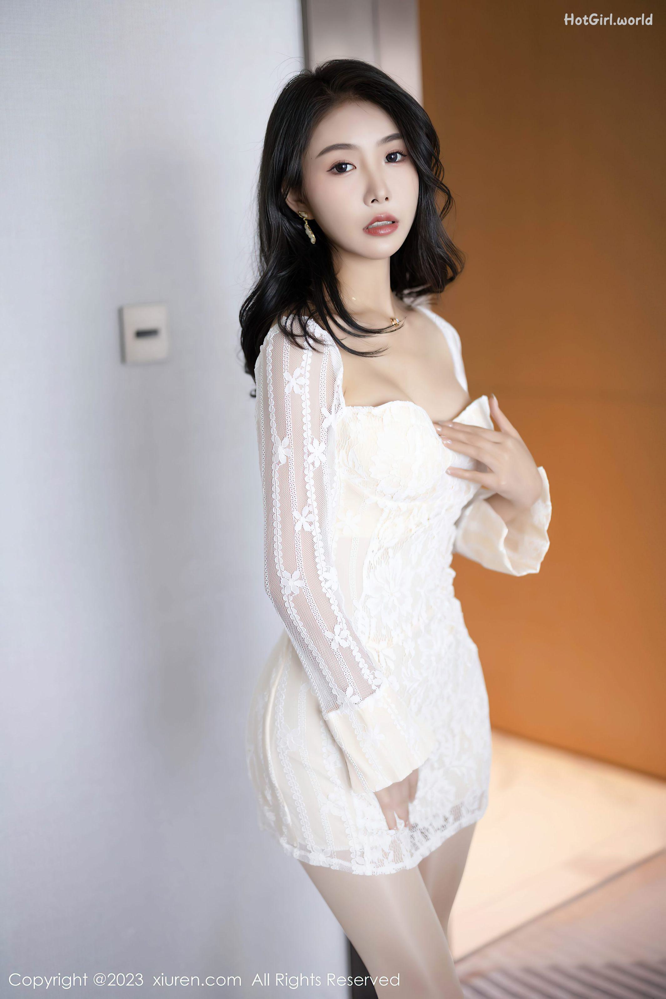 0002_hotgirl.world.jpg