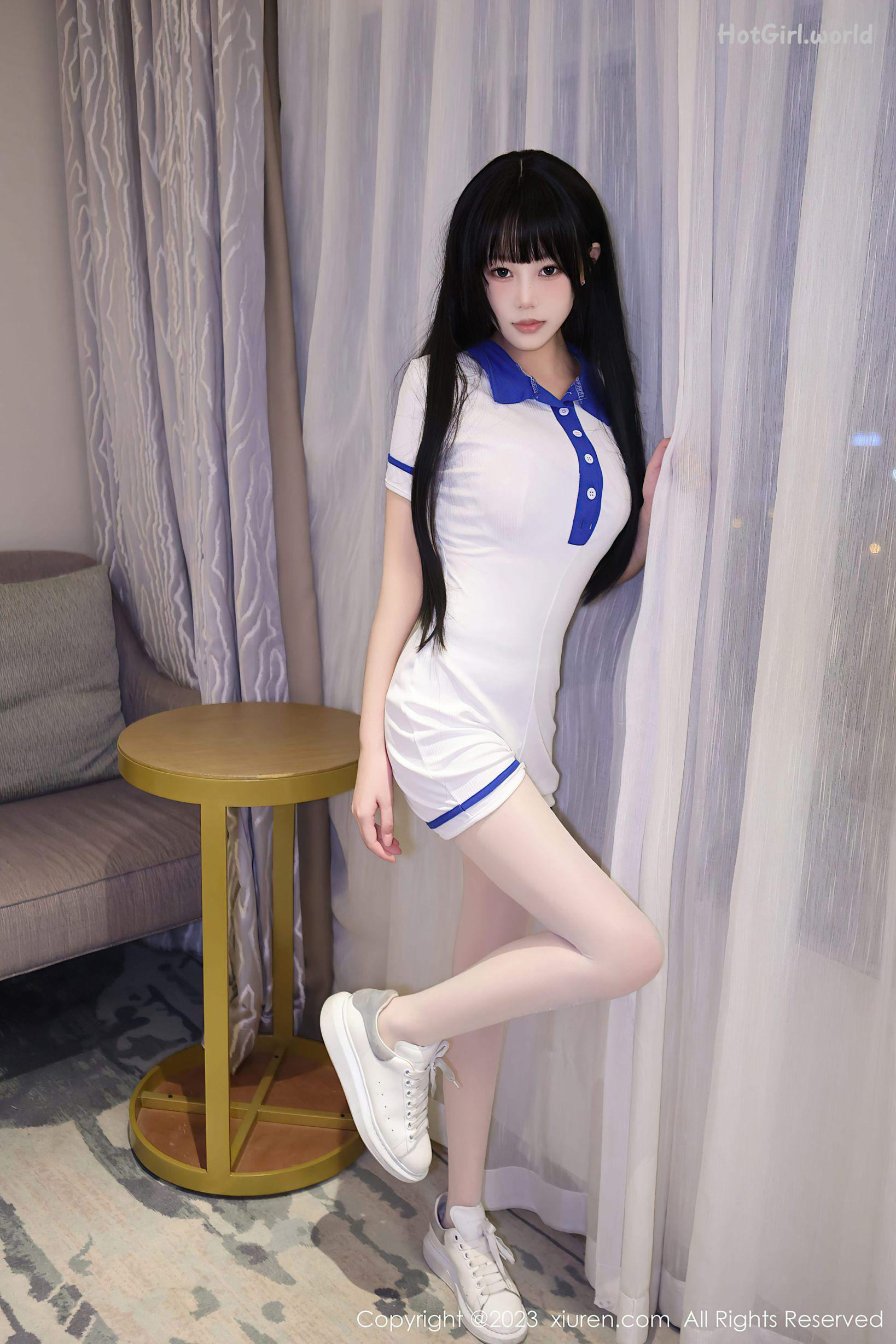 0002_hotgirl.world.jpg
