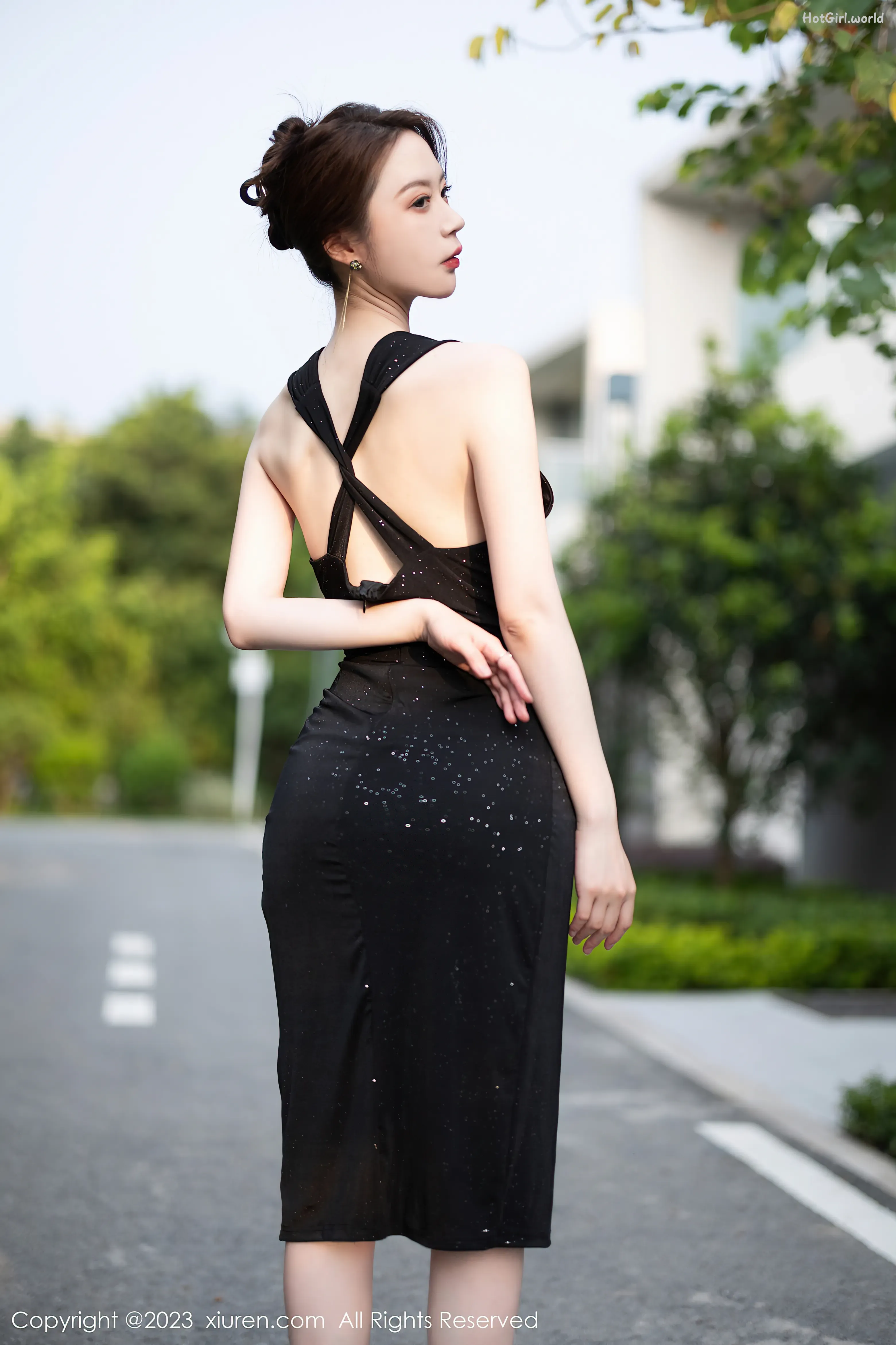 0003_hotgirl.world.webp