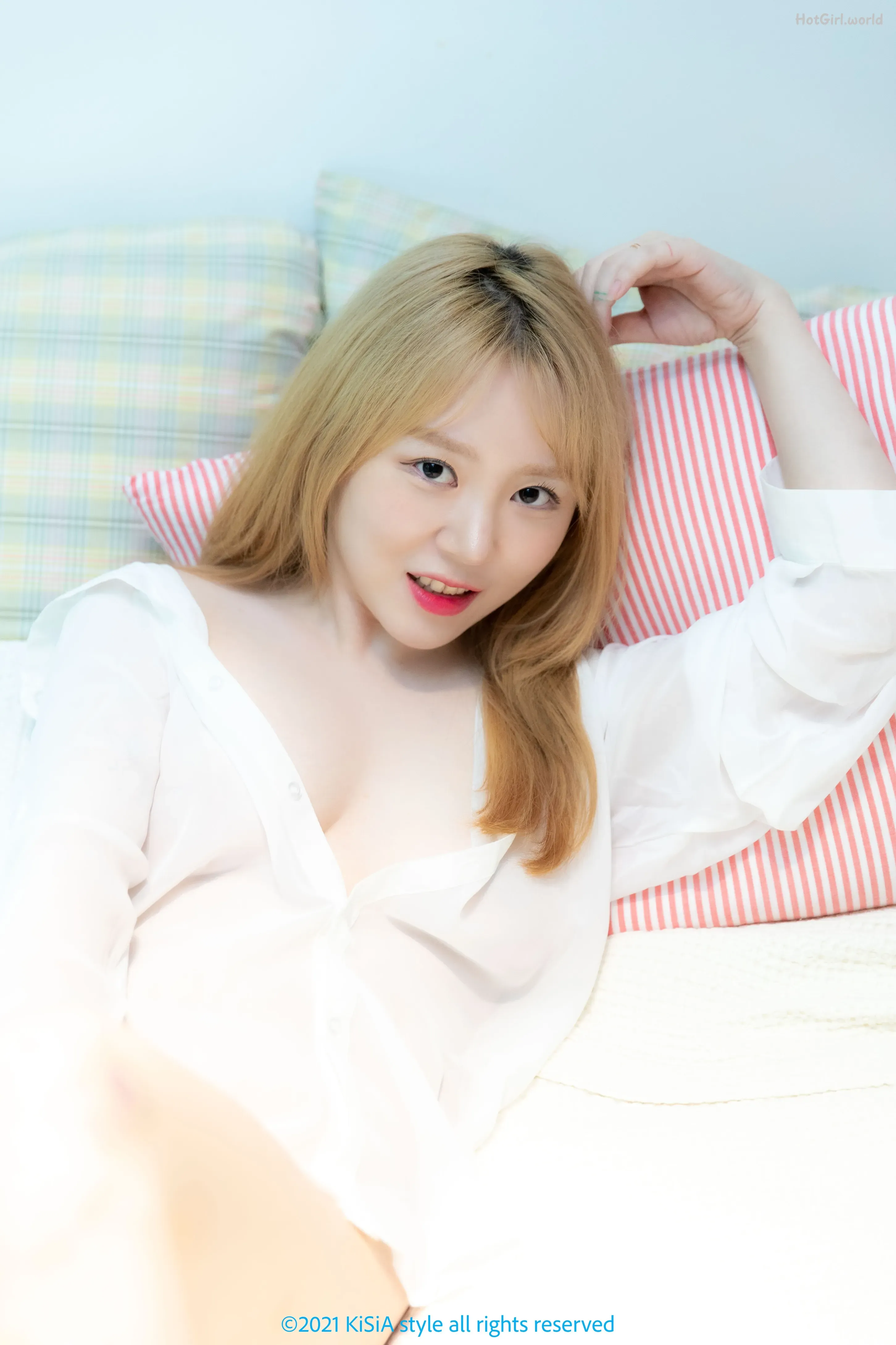 KiSiA-Bowha-Vol.7-ft.Girl-Friend-hotgirl.world-086.webp