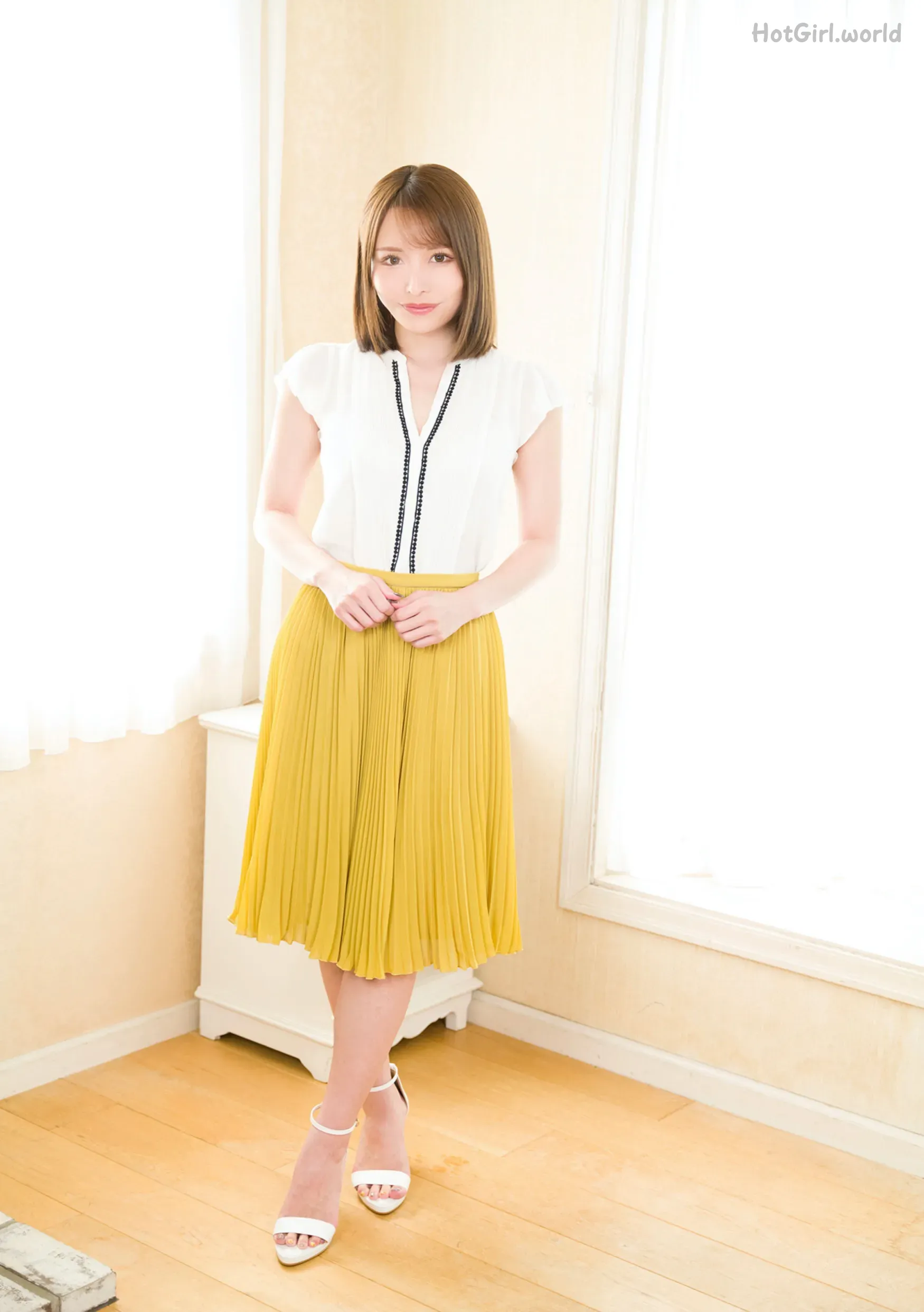 Photobook-2022-10-17-Mayuki-Itou-伊藤舞雪-SHOOTING-STAR-A-0001-8360371261_hotgirl.world.webp