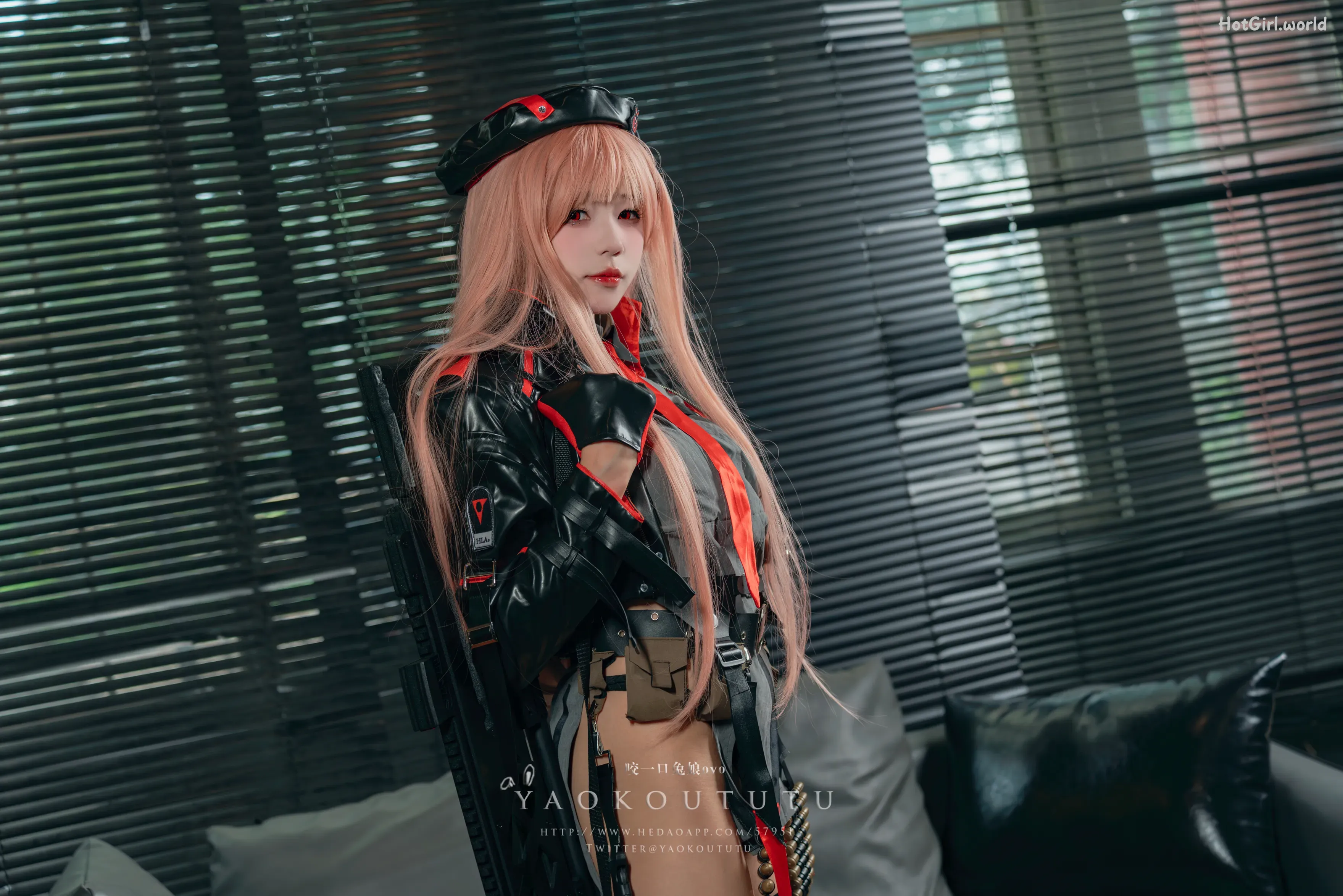 Coser-and-hotgirl.world-001.webp
