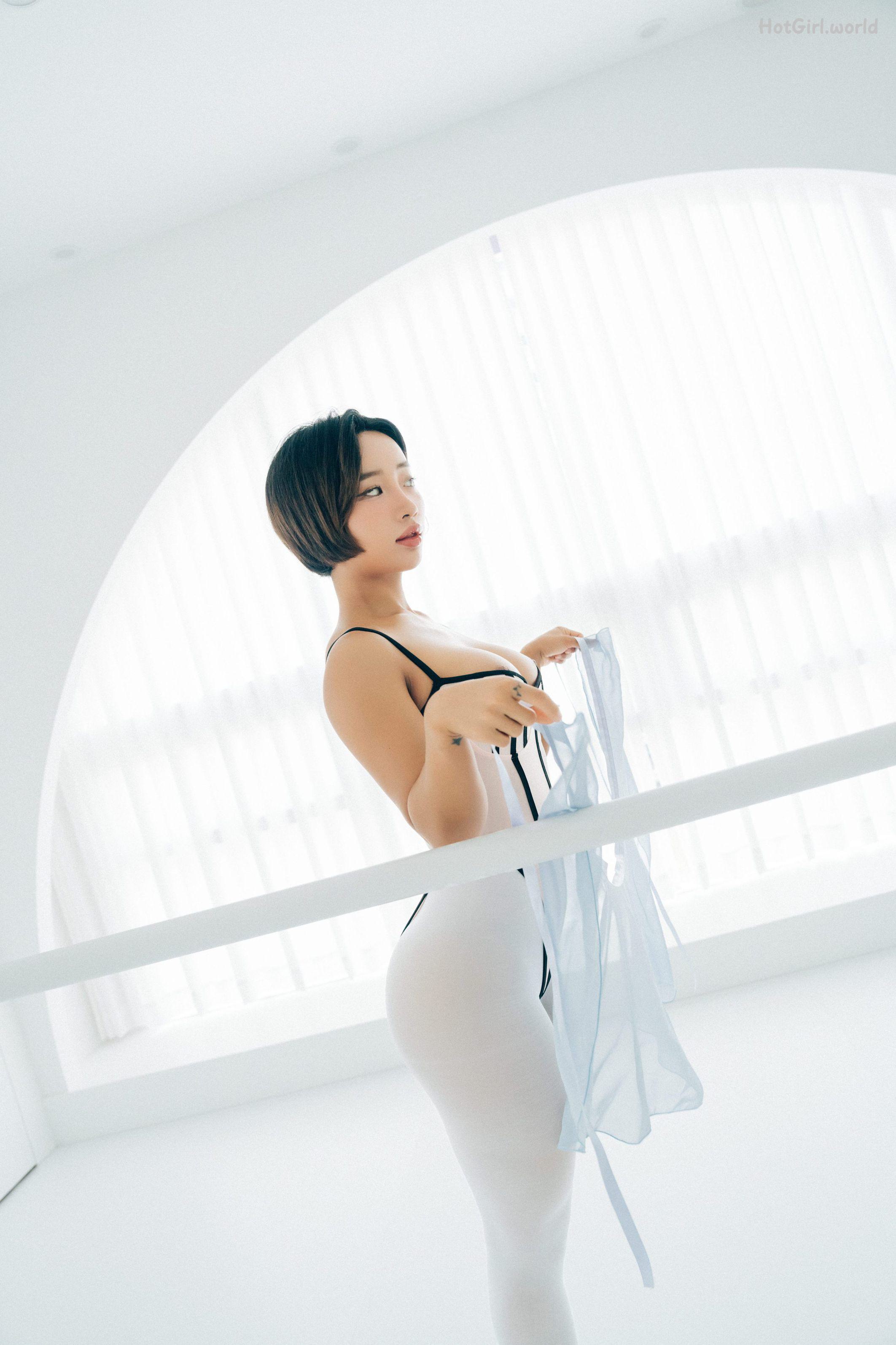 Loozy-Booty-Queen-Tied-Ups-hotgirl.world-168.jpg