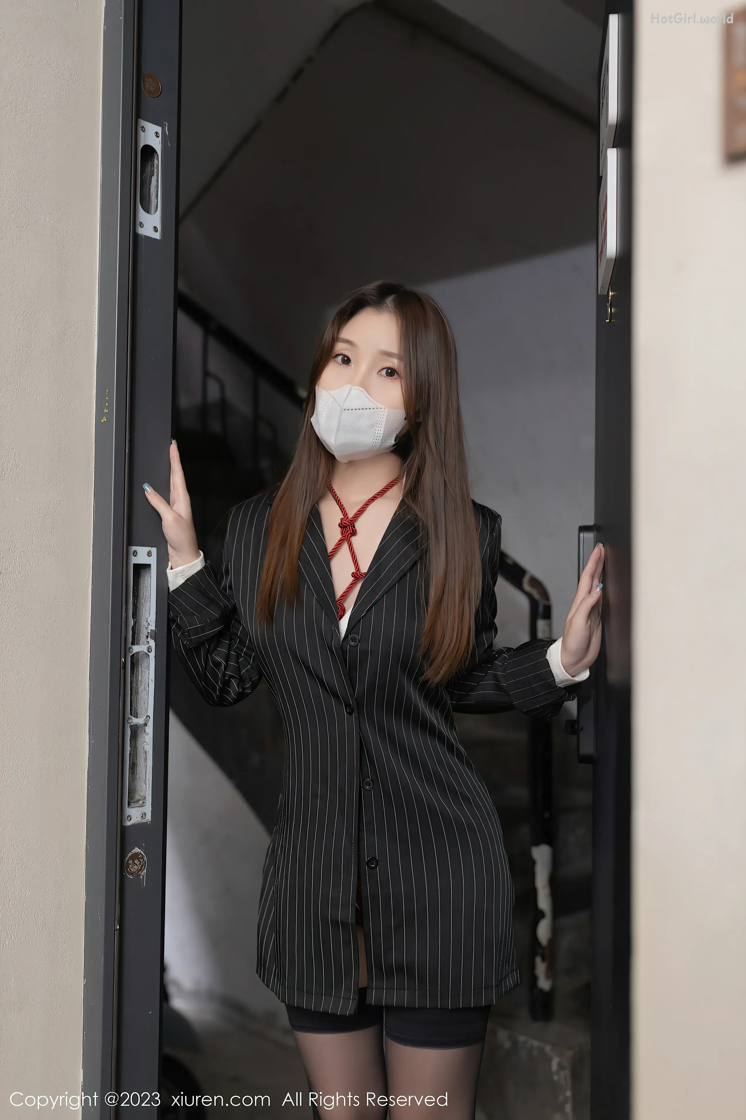 0001_hotgirl.world.webp
