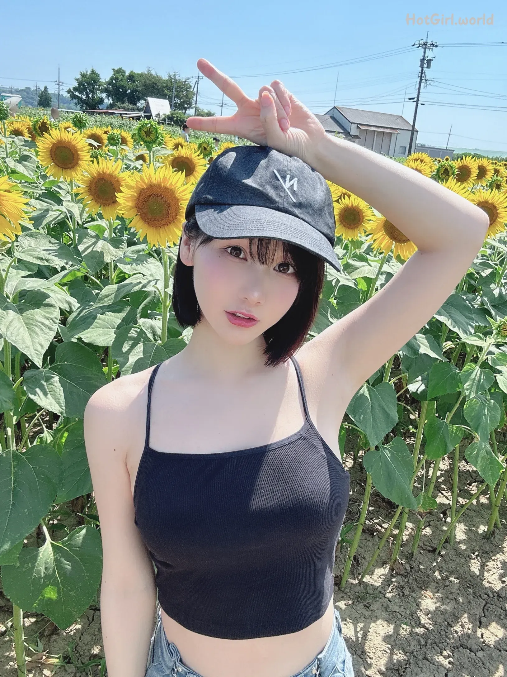 0003_hotgirl.world.webp