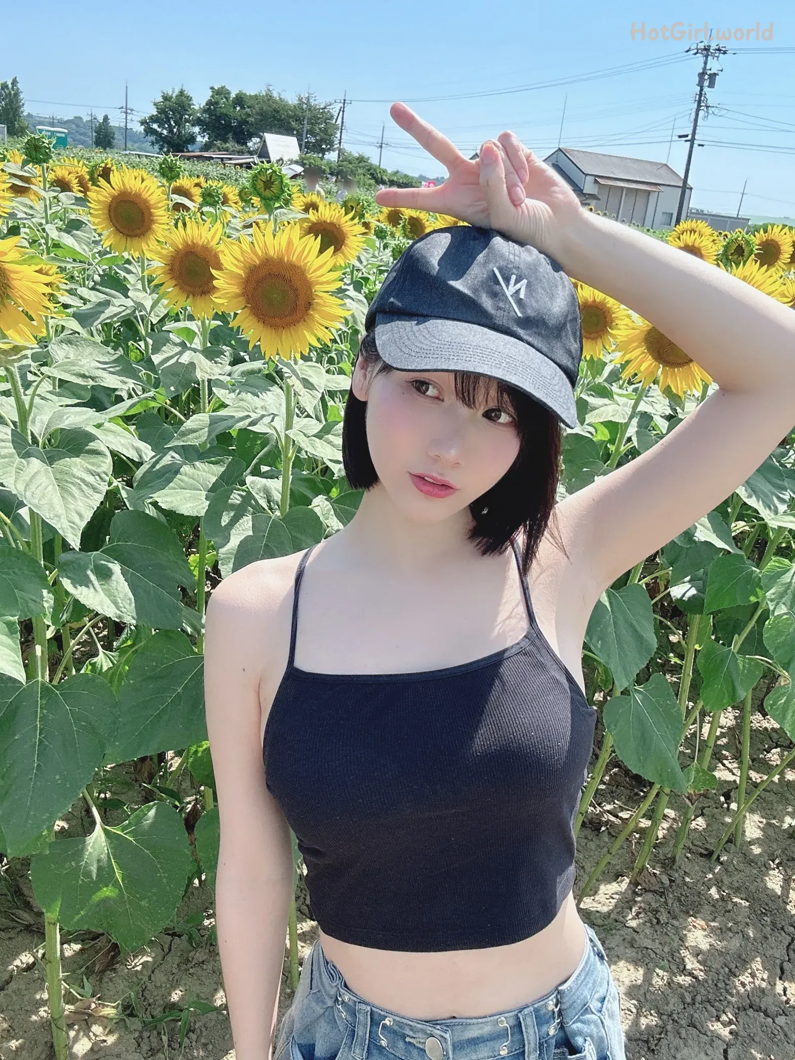 0004_hotgirl.world.webp
