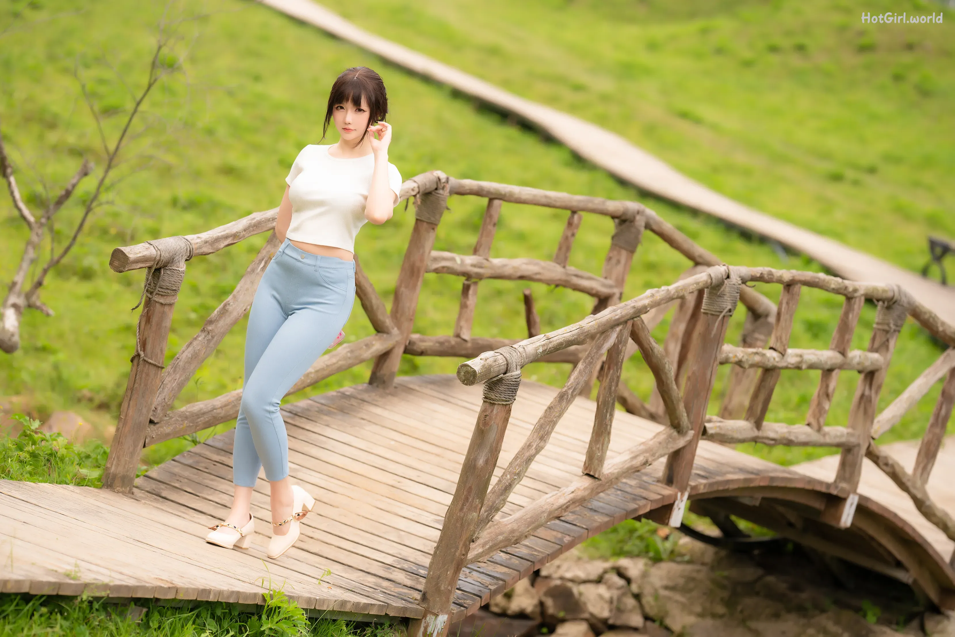Coser-Hoshilily--hotgirl.world-002.webp