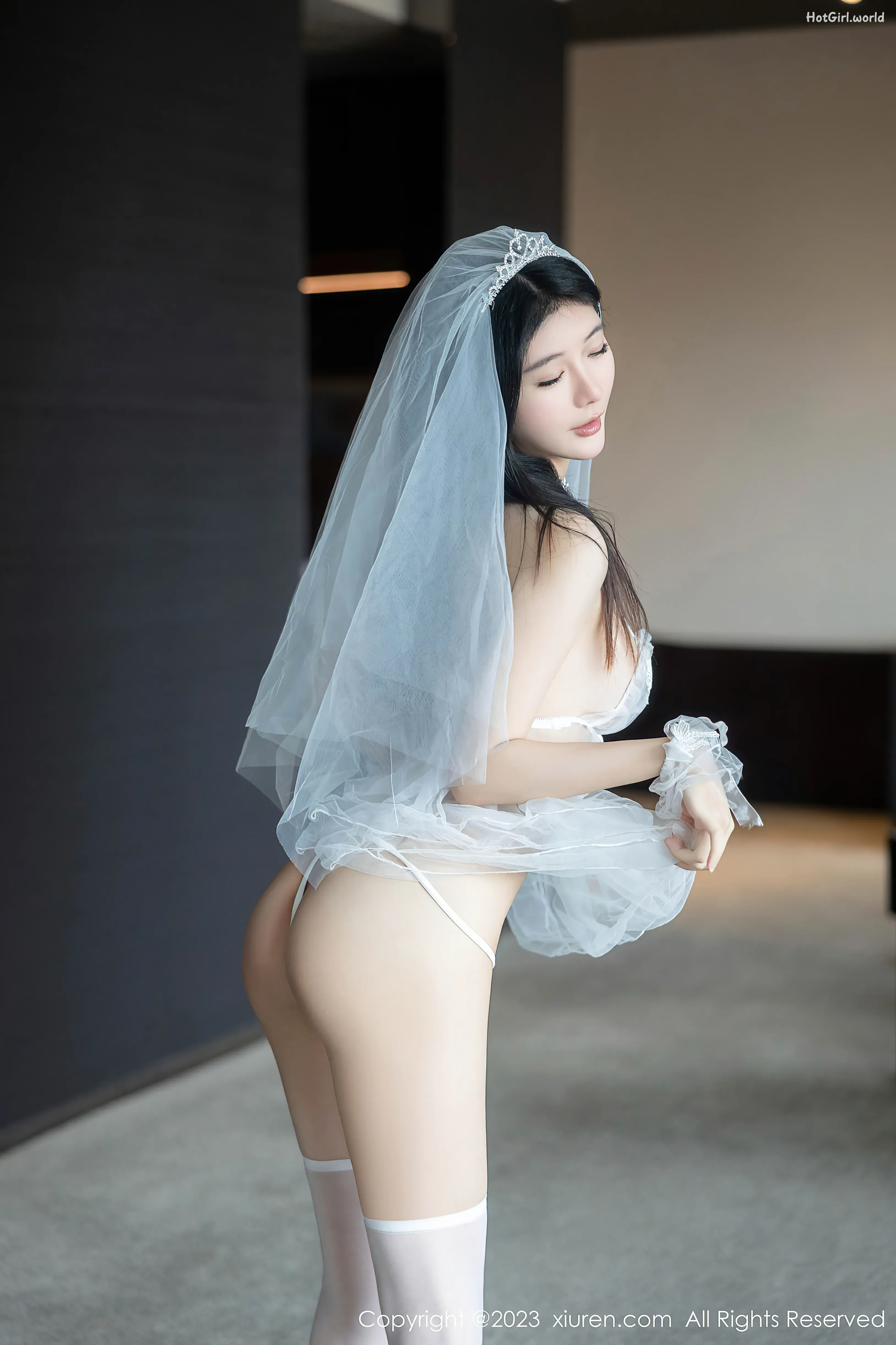 0003_hotgirl.world.webp