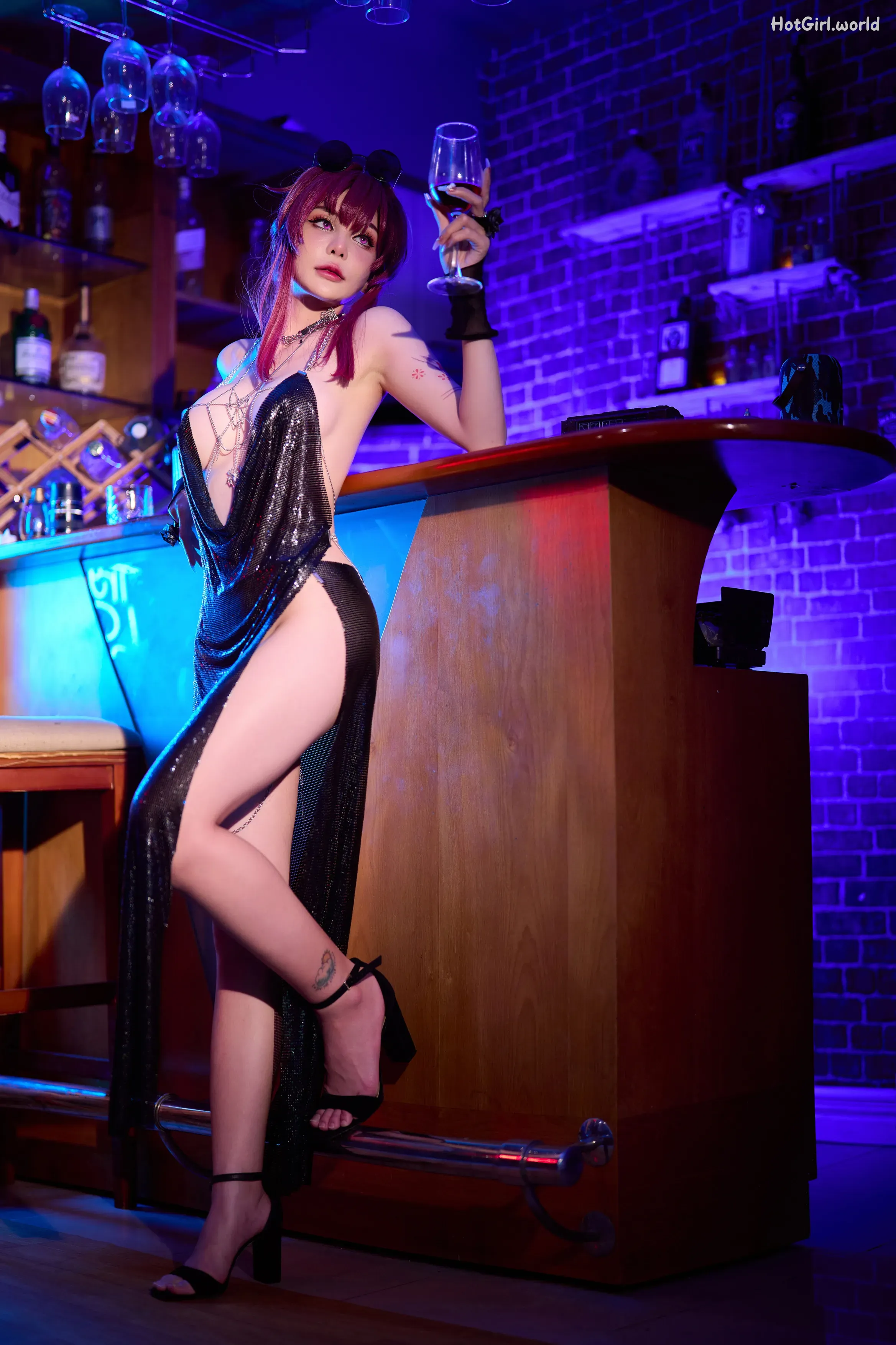 Coser-Joyce-Lin-Kafka-Bar-Night-hotgirl.world-003_hotgirl.world.webp