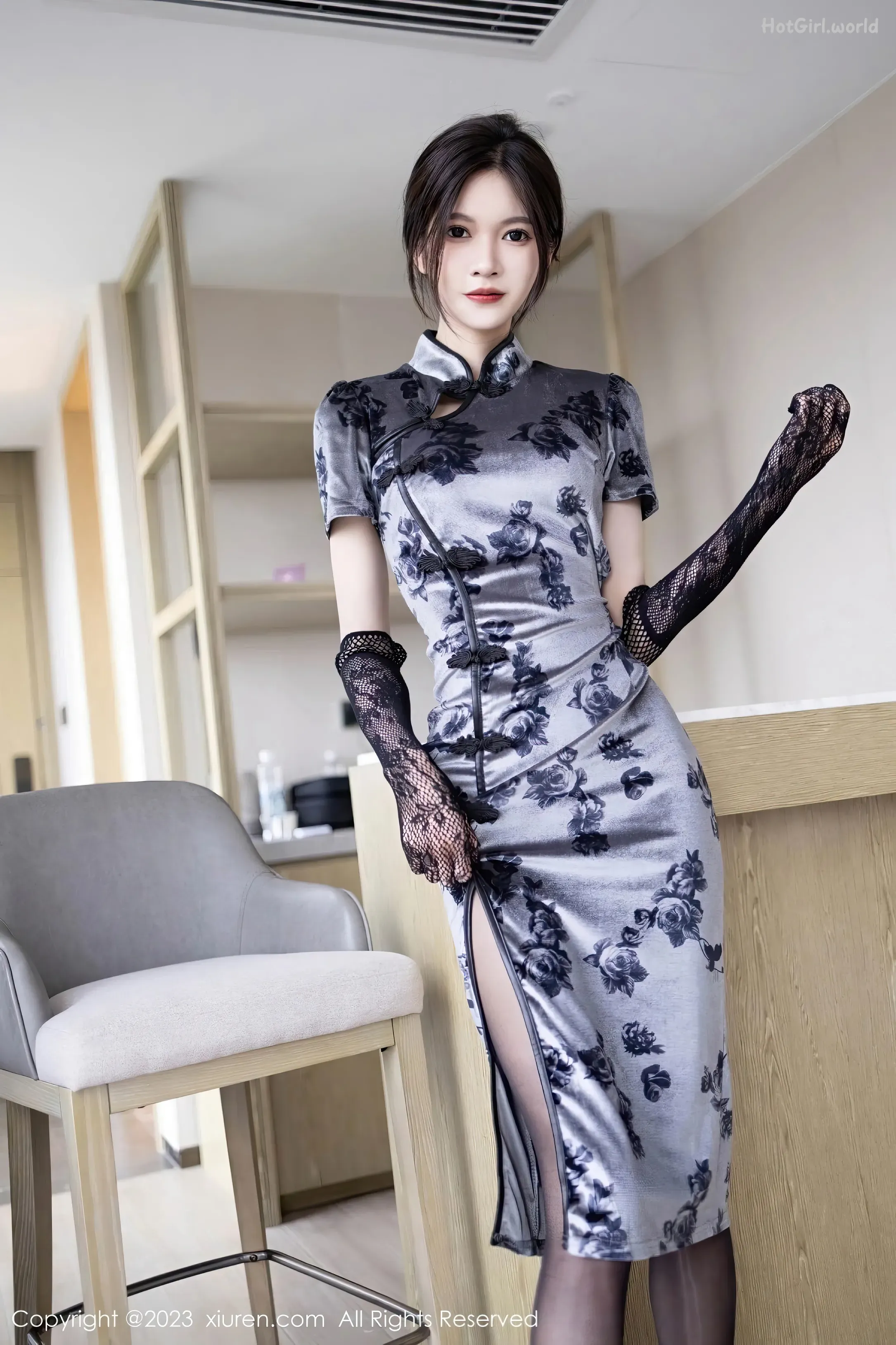 0008_hotgirl.world.webp