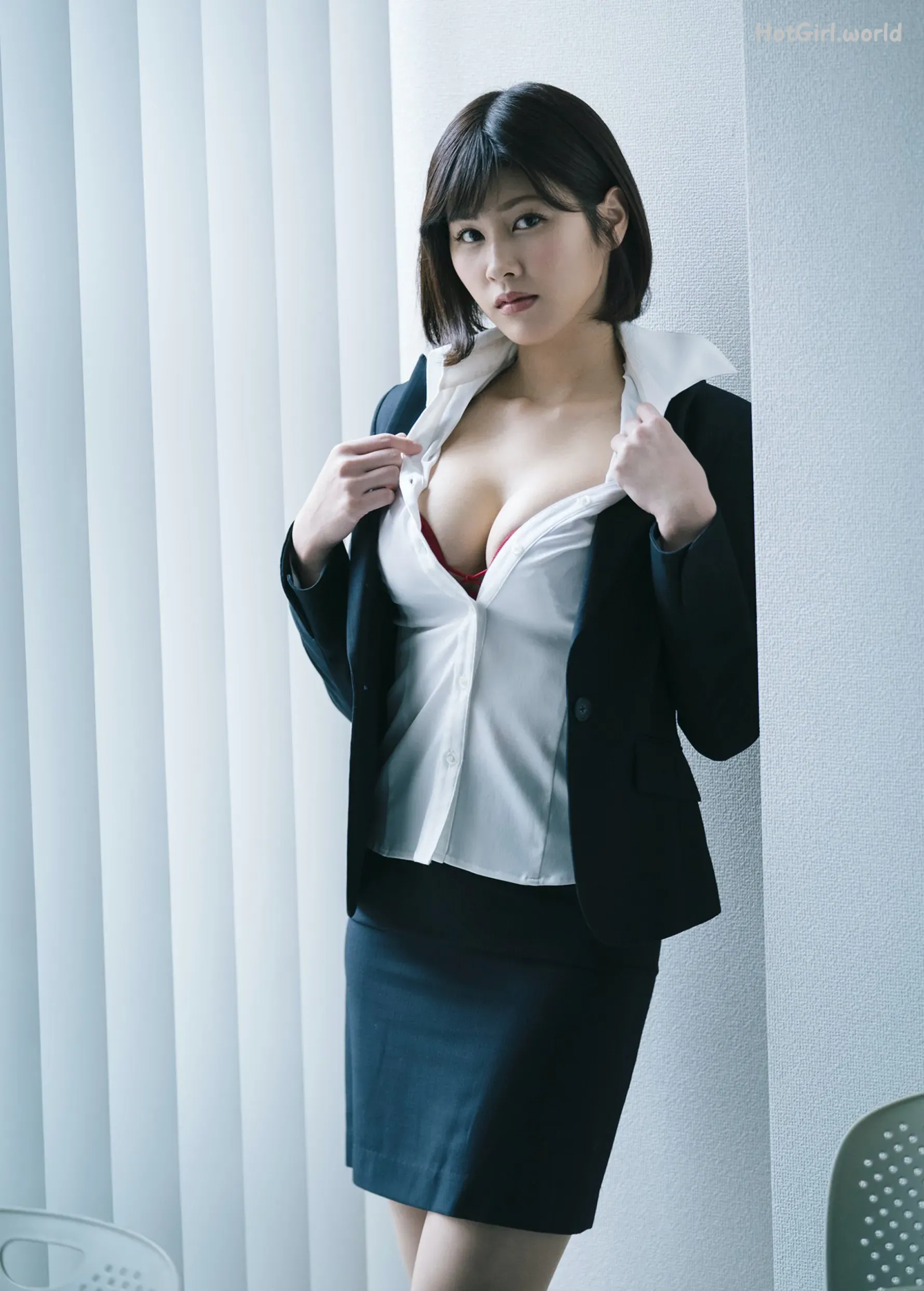 0004_hotgirl.world.webp