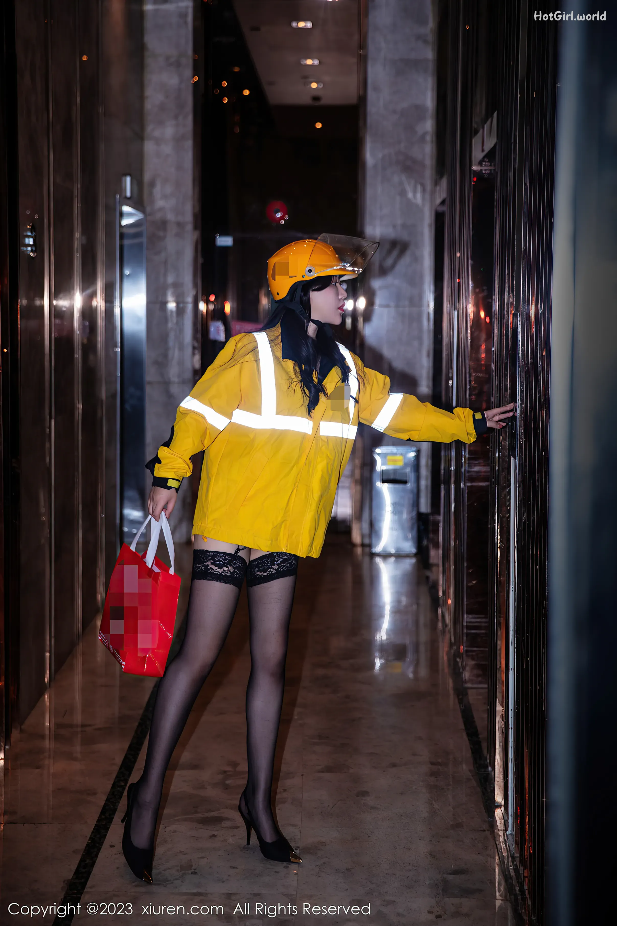 0010_hotgirl.world.webp