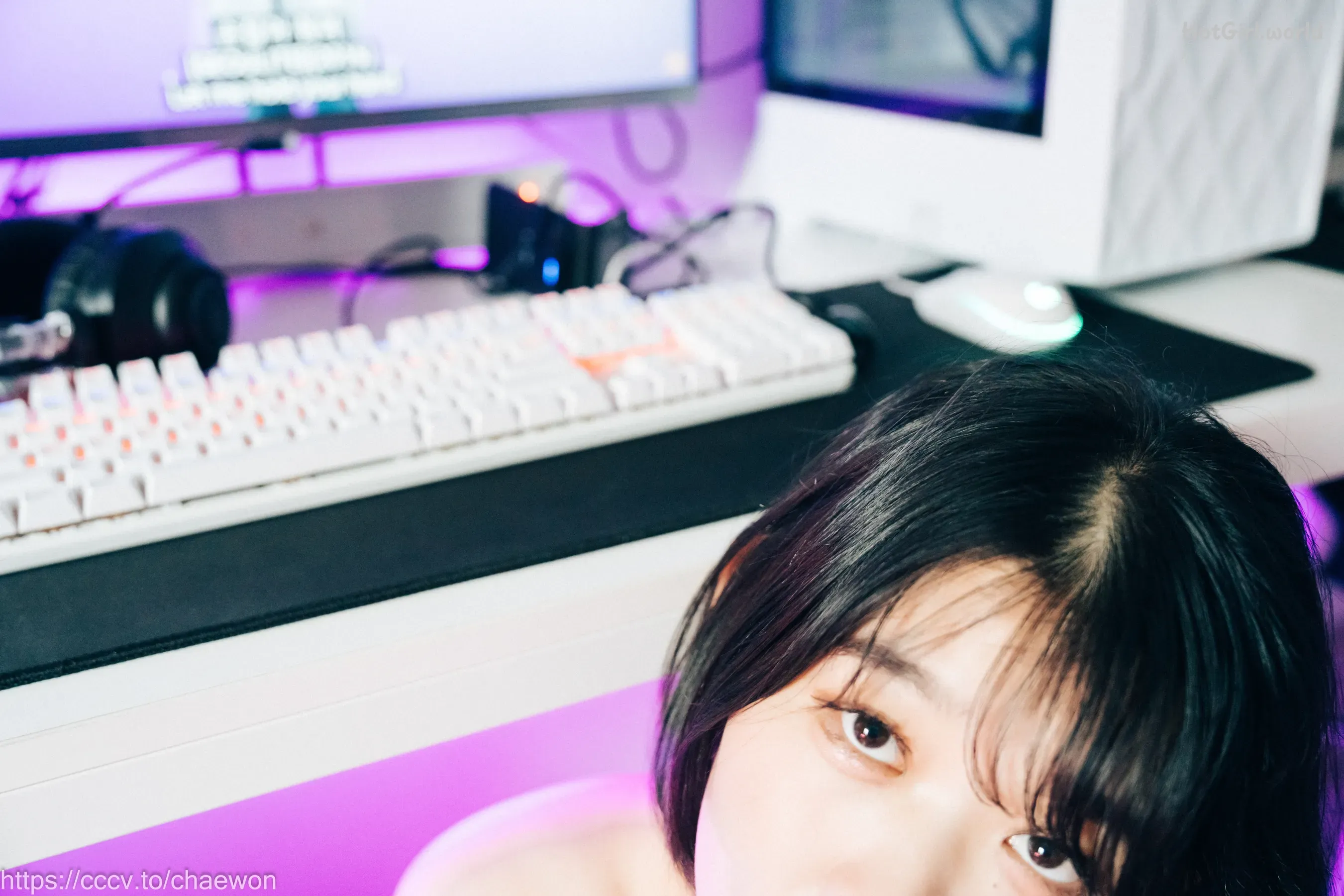 Loozy-Zia-PC-Room-With-SP-hotgirl.world-087.webp