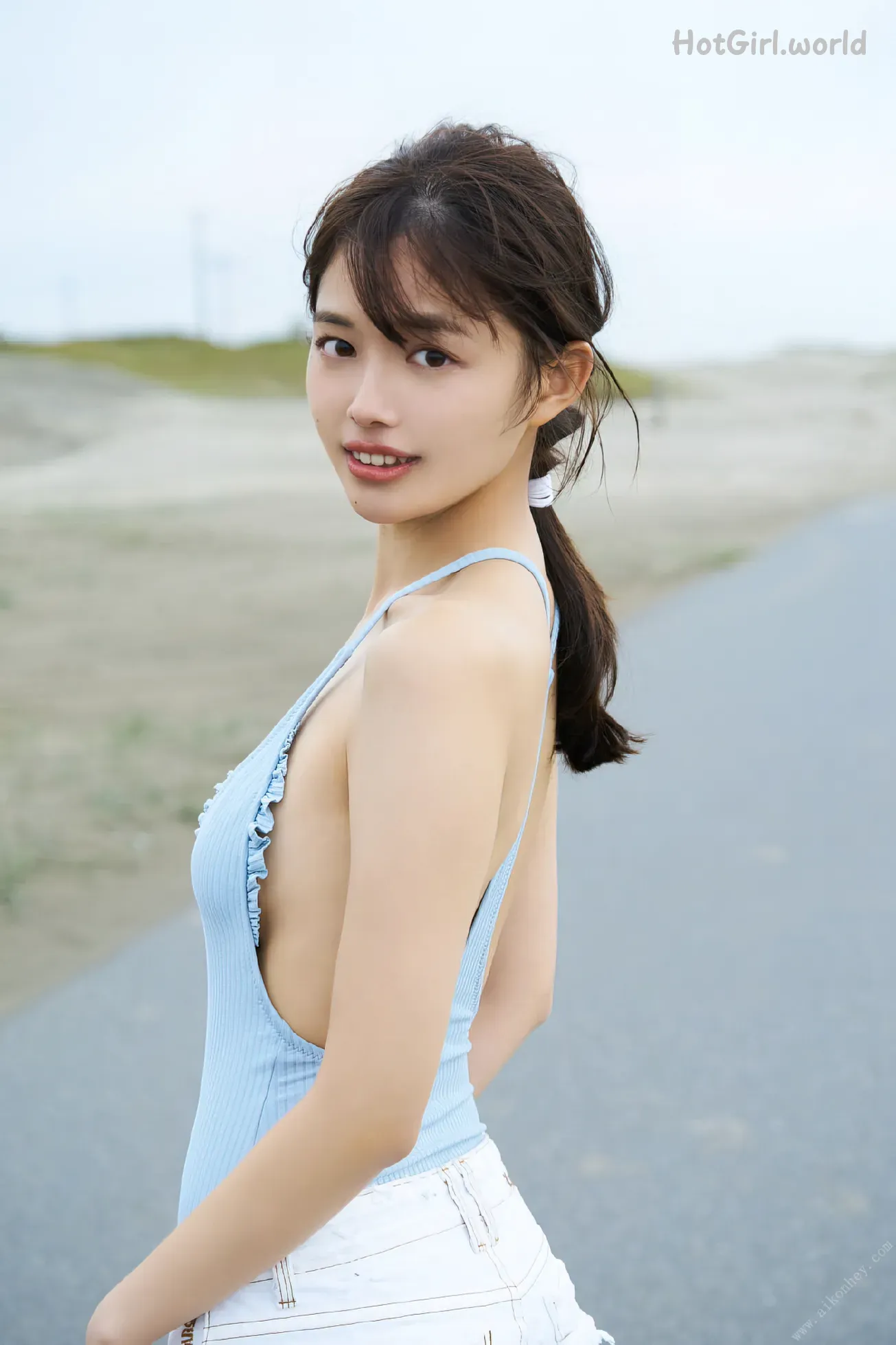 05_hotgirl.world.webp