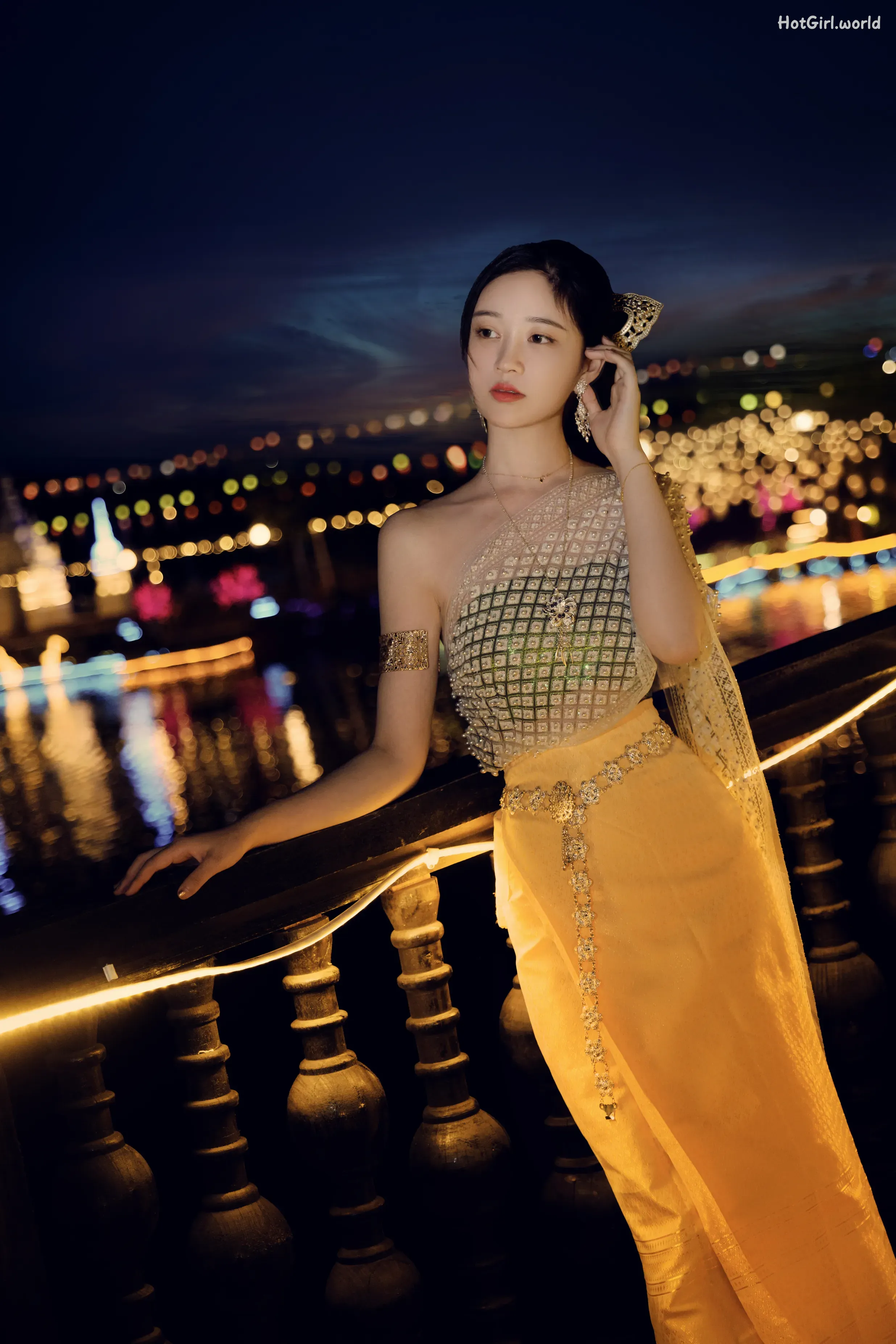 Chinese 年年 - 玉兔公主 Nian Nian