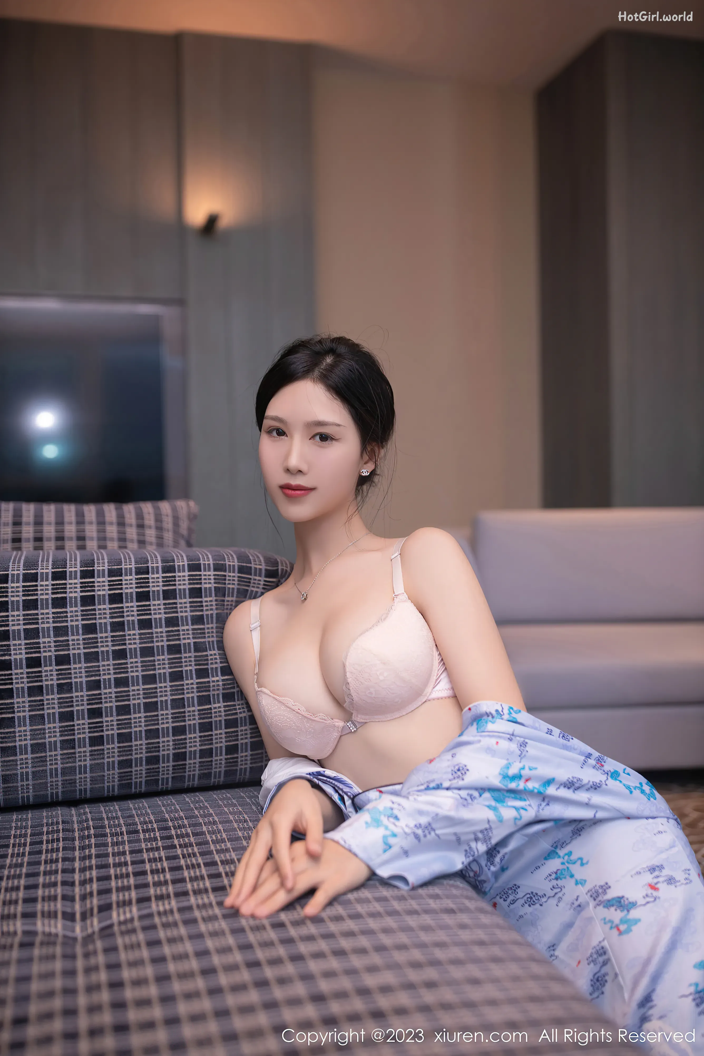 0021_hotgirl.world.webp