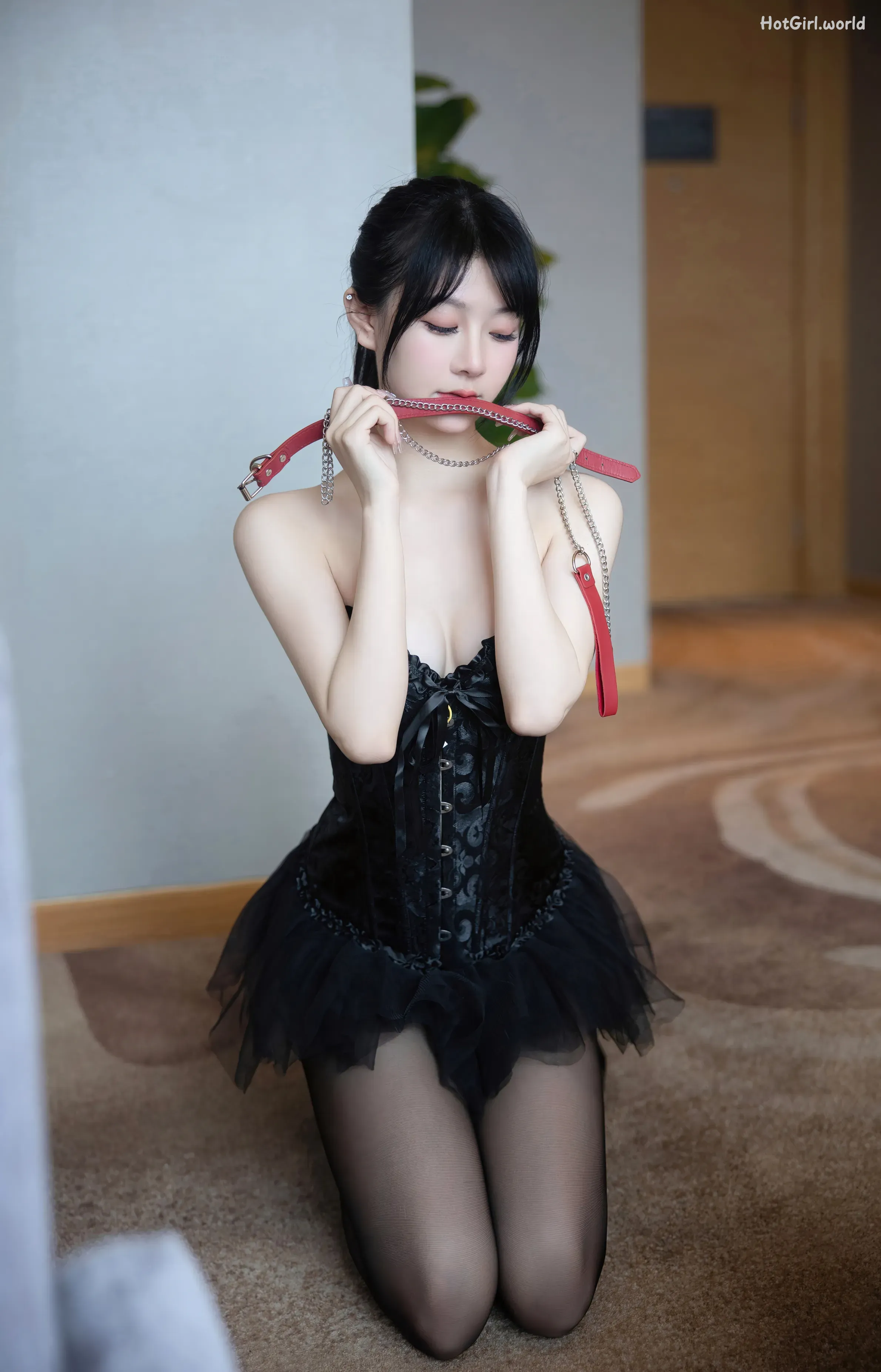 0010_hotgirl.world.webp