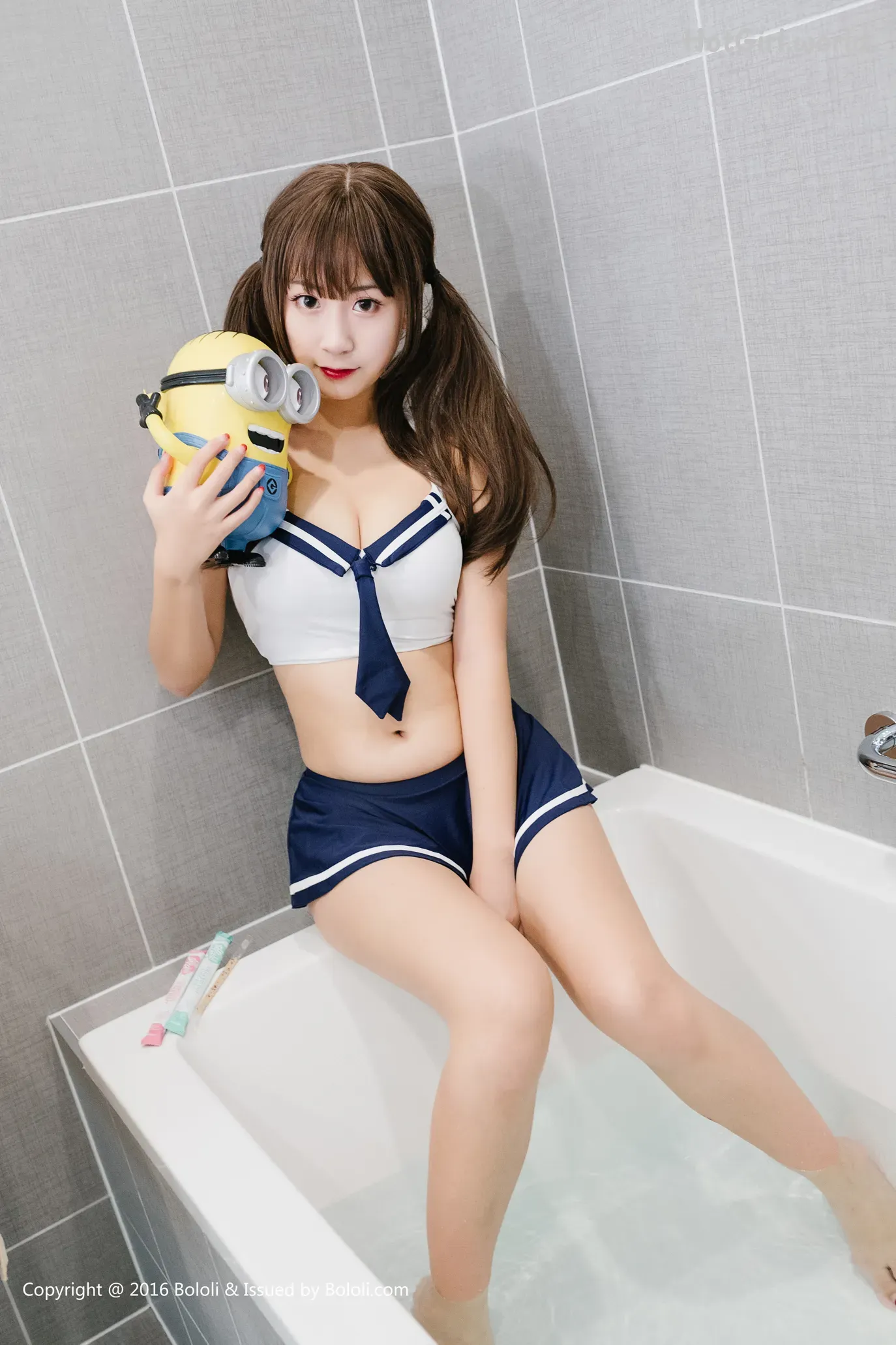 0002_hotgirl.world.webp
