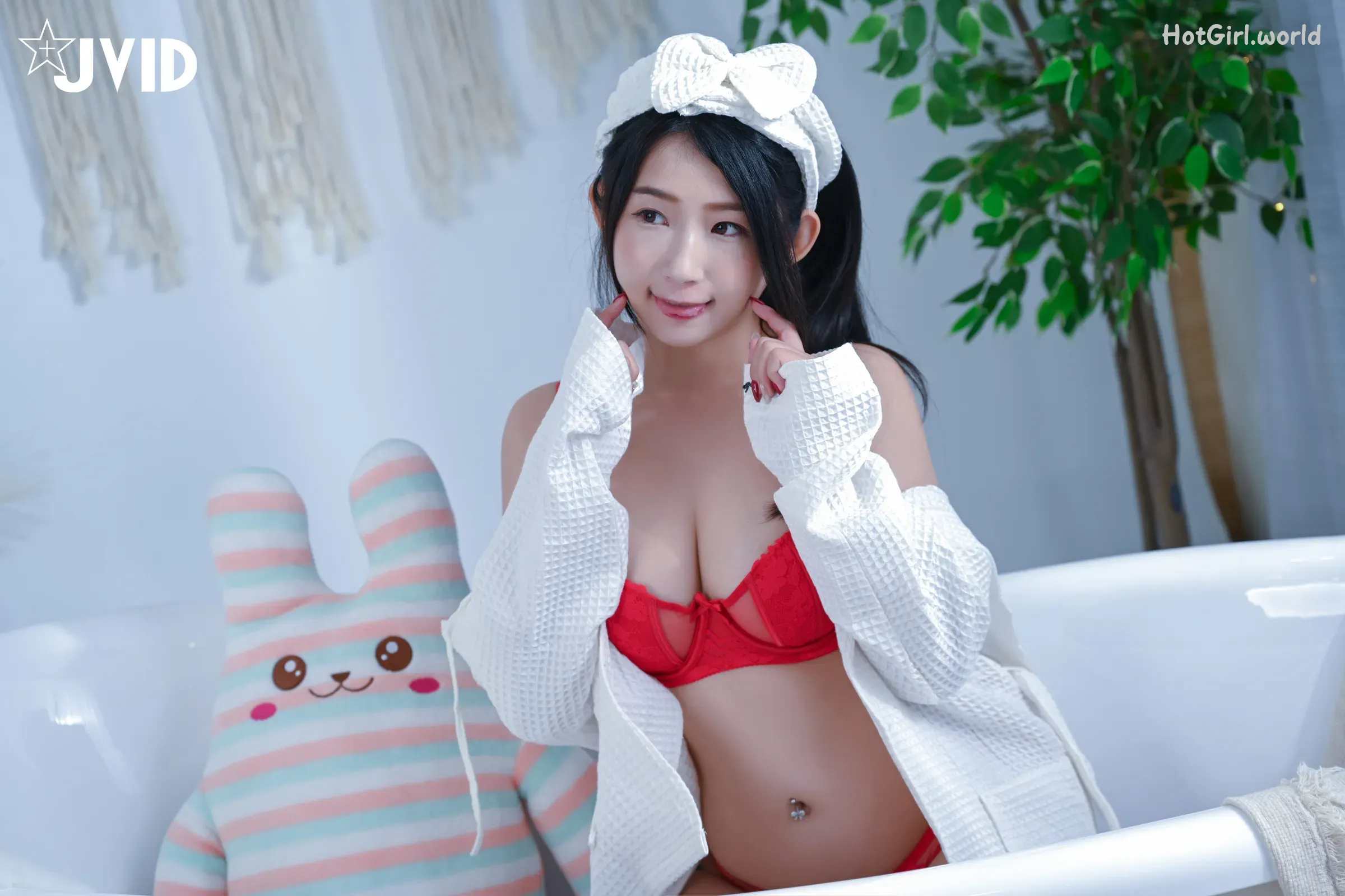 012_hotgirl.world.webp