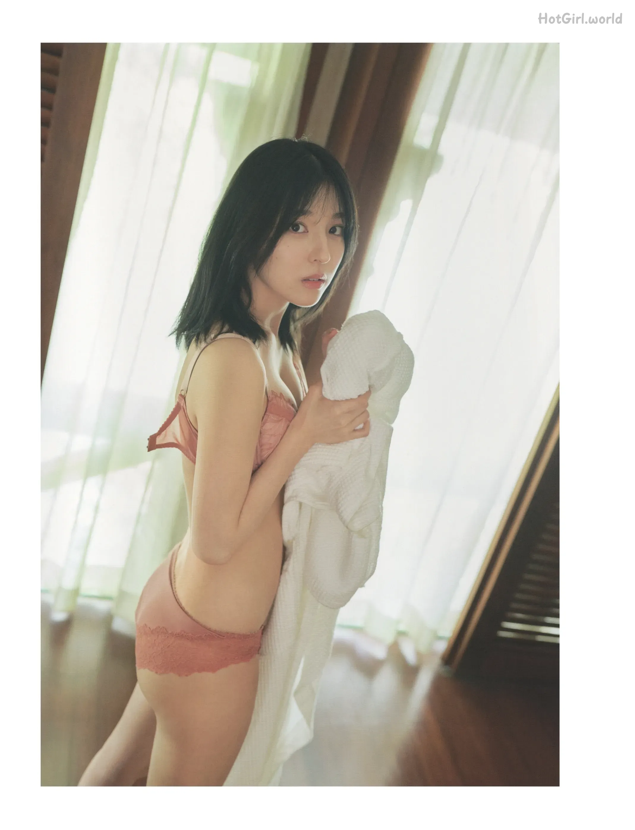 099_hotgirl.world.webp