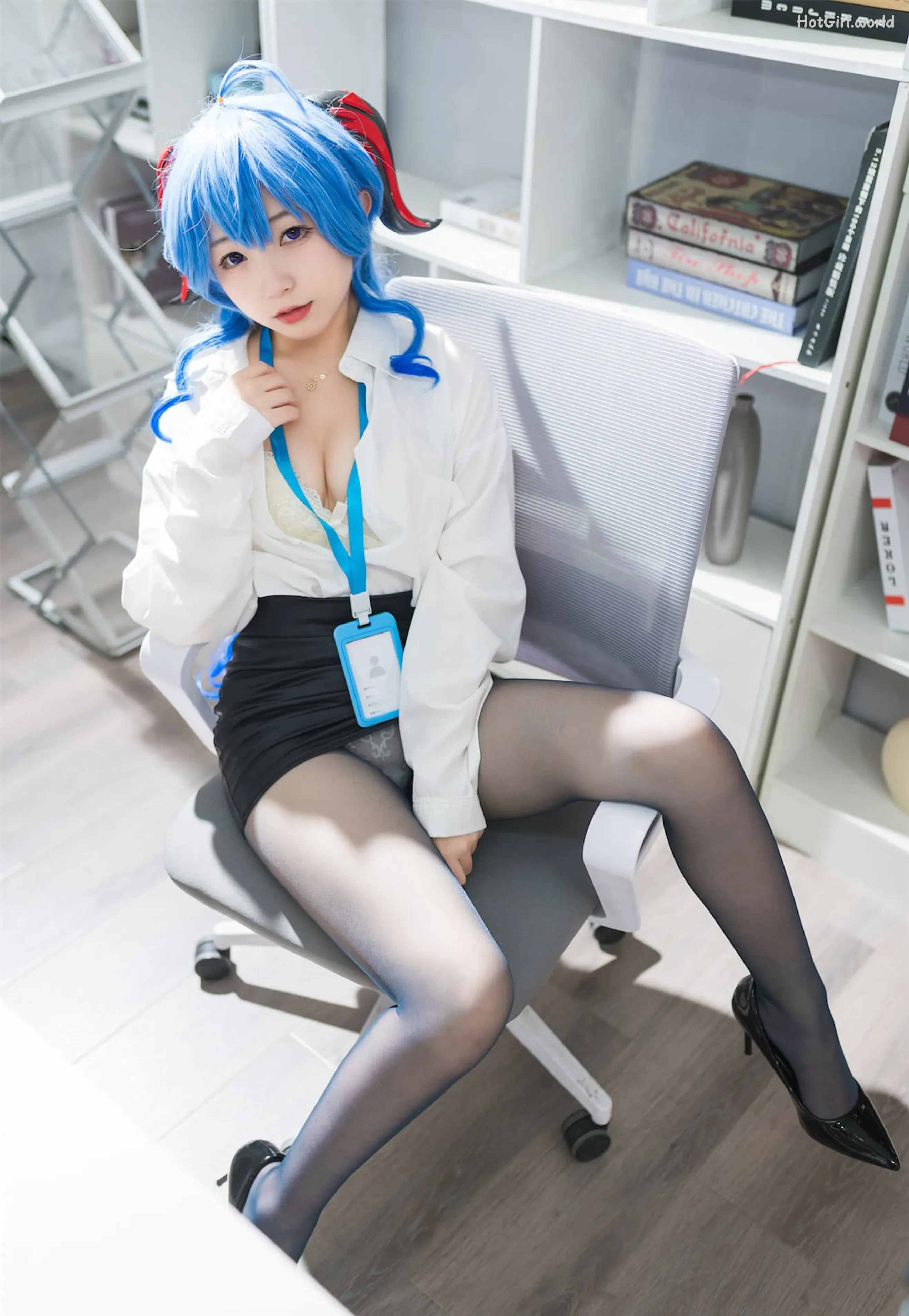 Coser-花铃-甘雨秘书OL