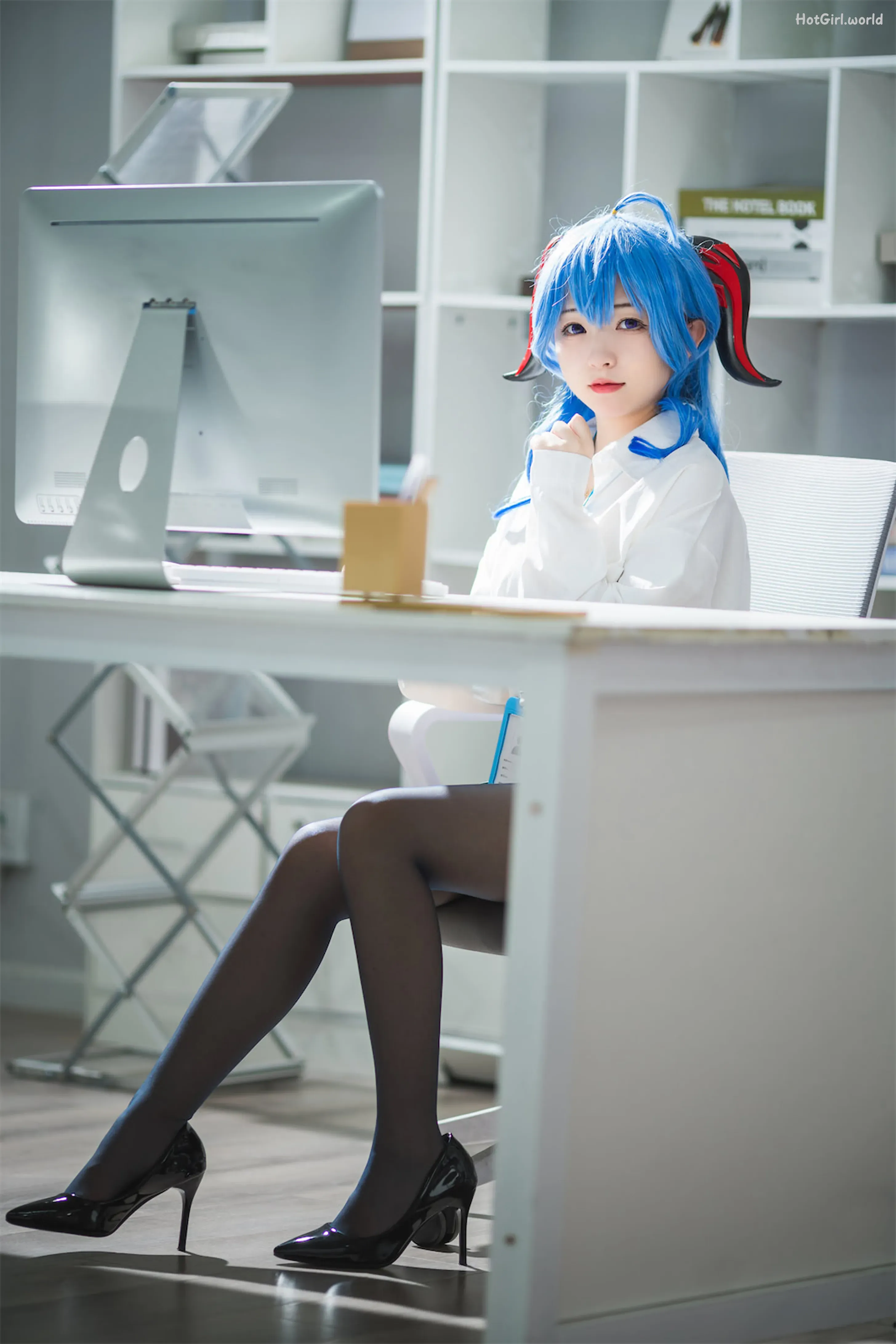 Coser-Hua-Ling-OL-hotgirl.world-085.webp