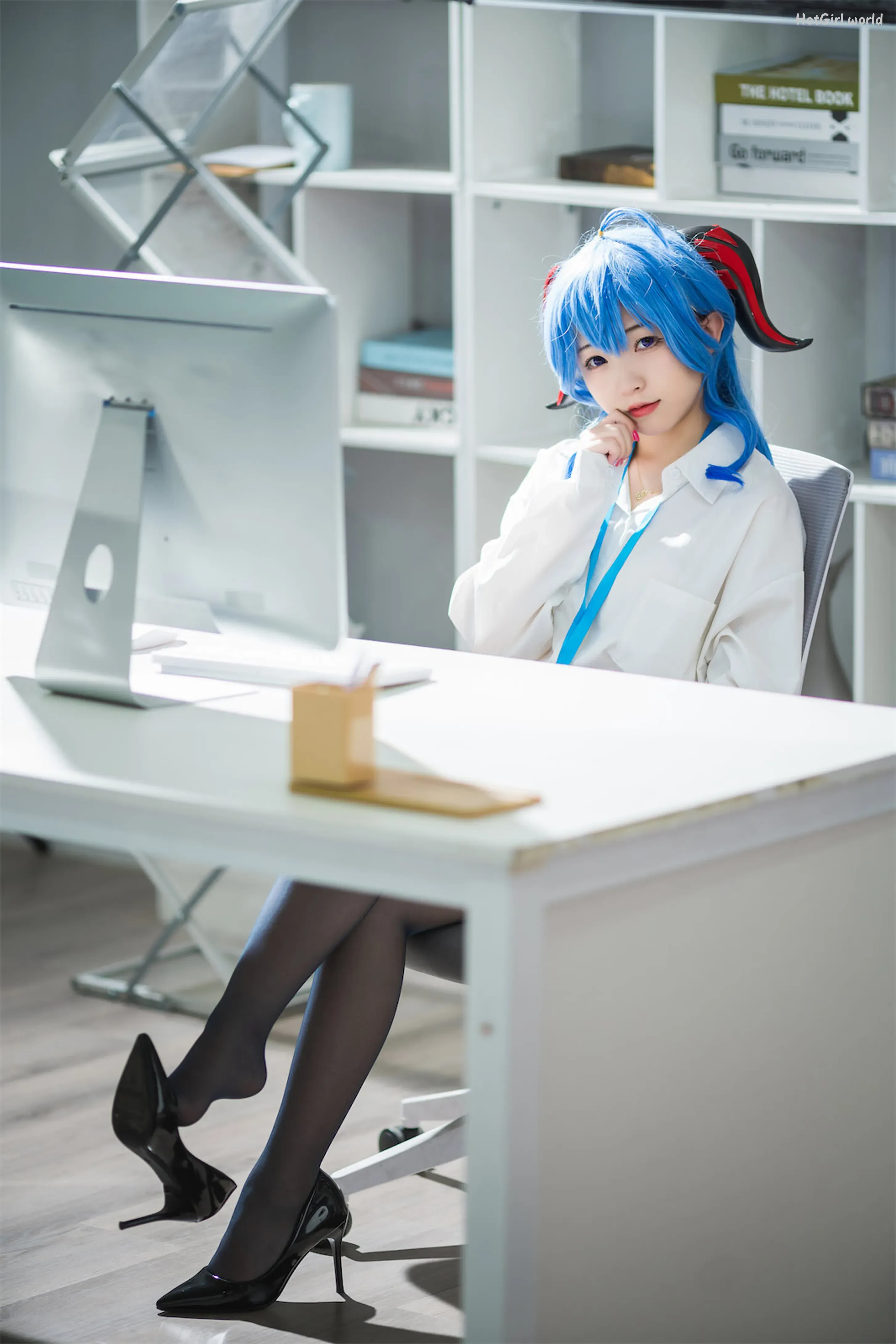 Coser-Hua-Ling-OL-hotgirl.world-089.webp