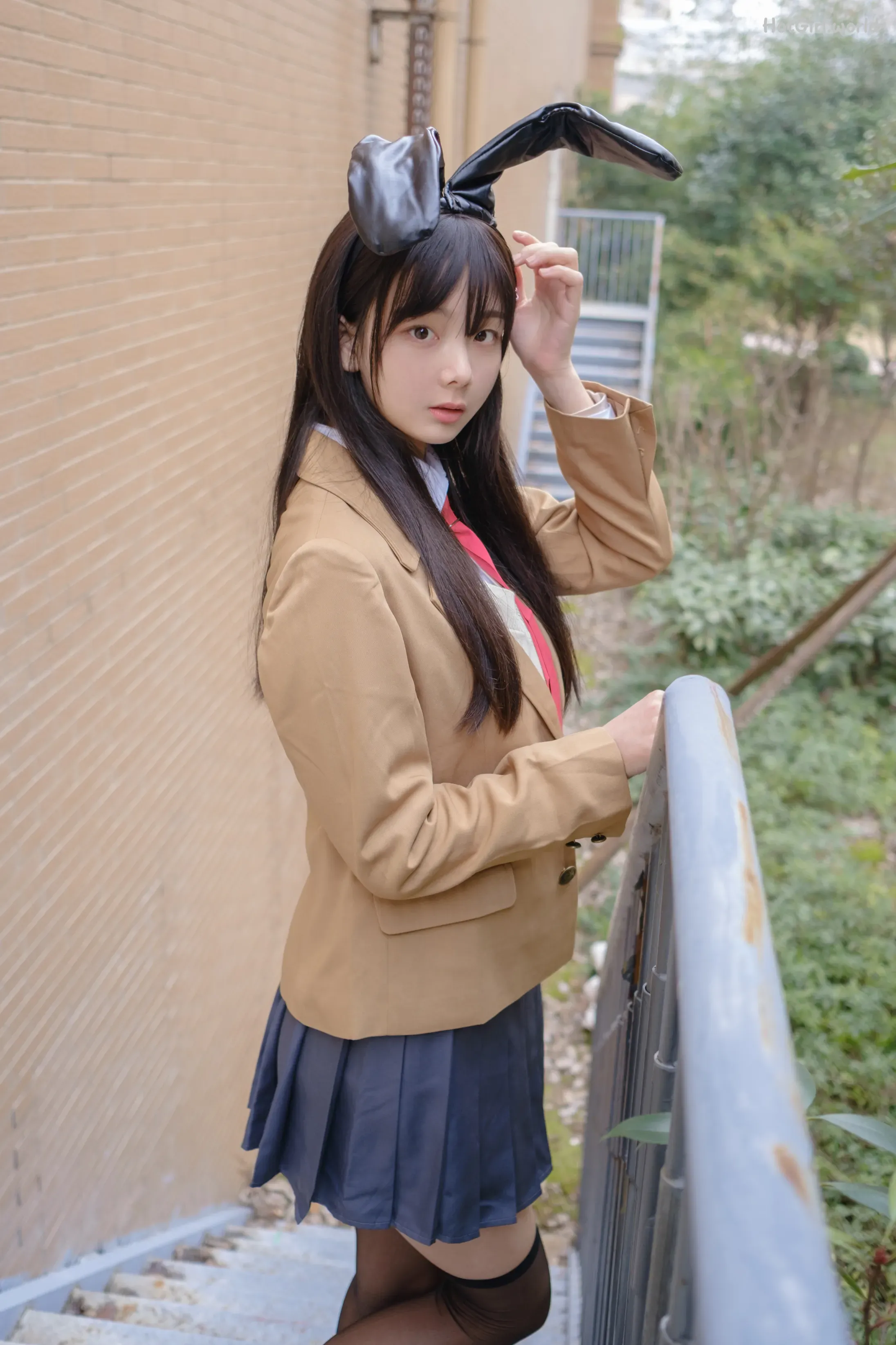 紧急企划-Coser-稚乖画册-R18-赤西夜夜-麻衣学姐(70 photos + 17 uncensored photos)