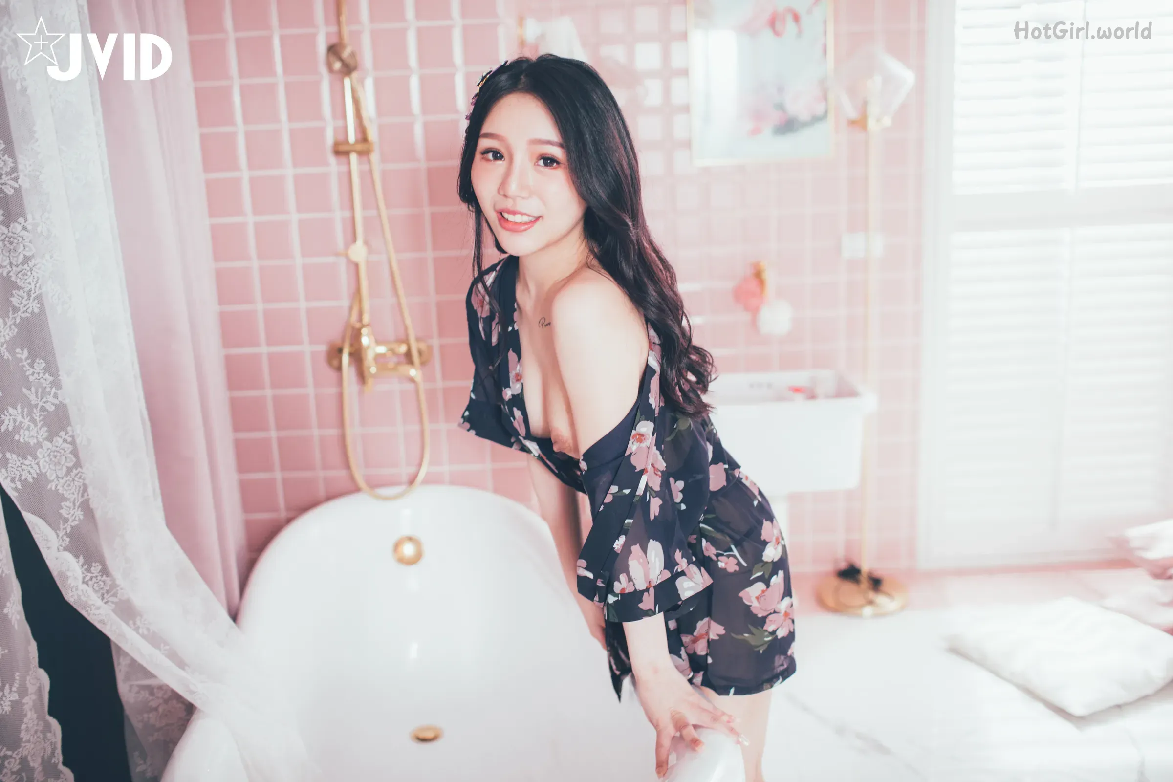089_hotgirl.world.webp
