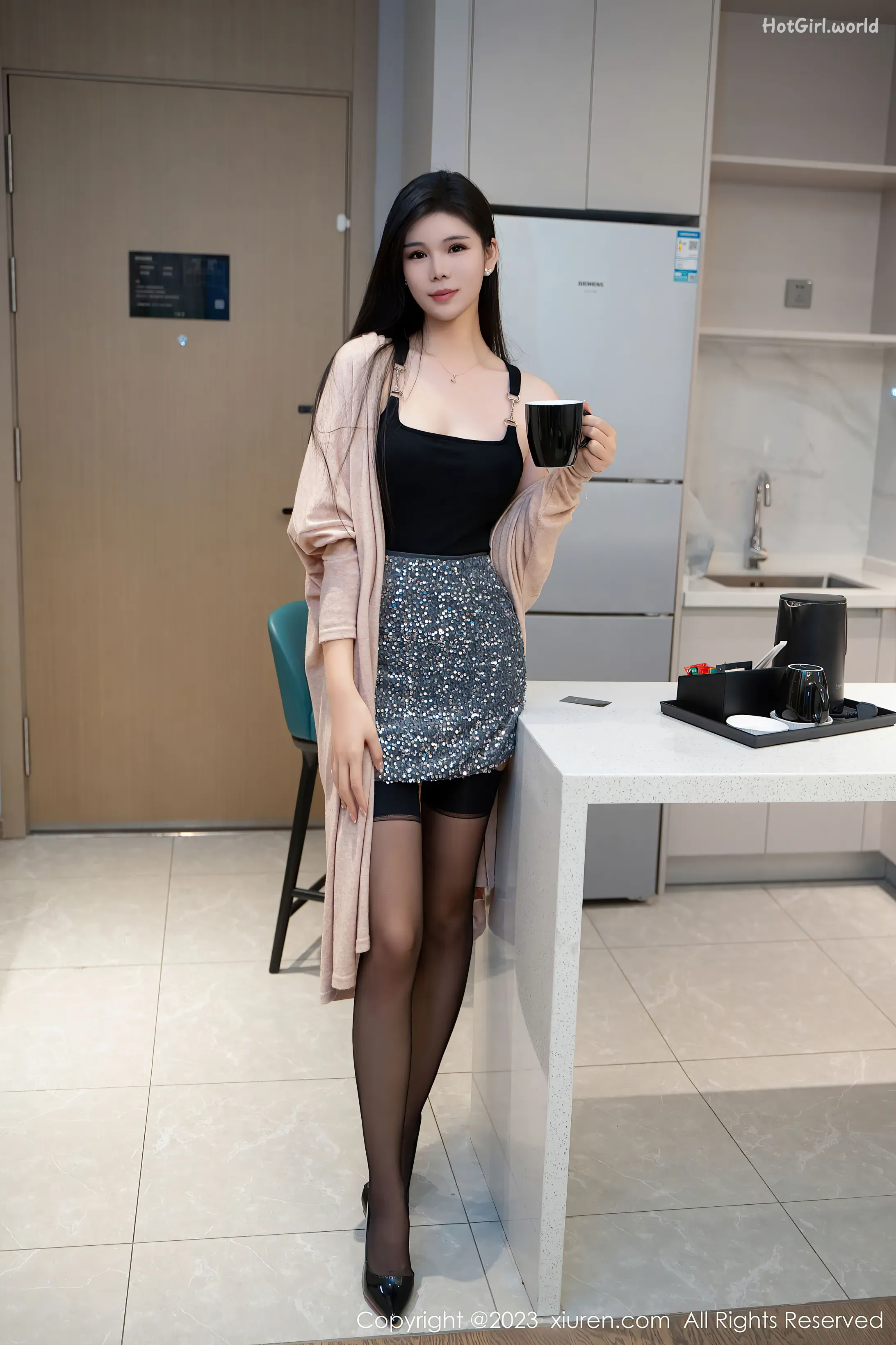 0004_hotgirl.world.webp
