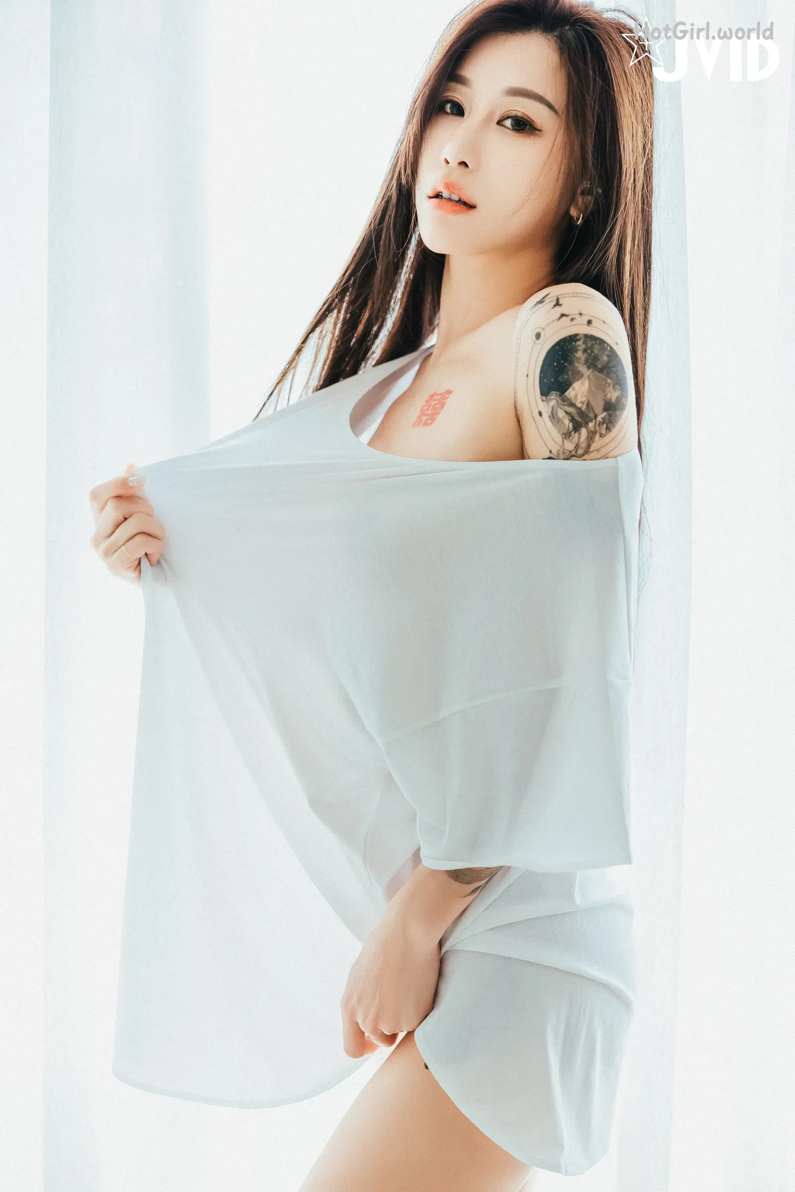 143_hotgirl.world.webp