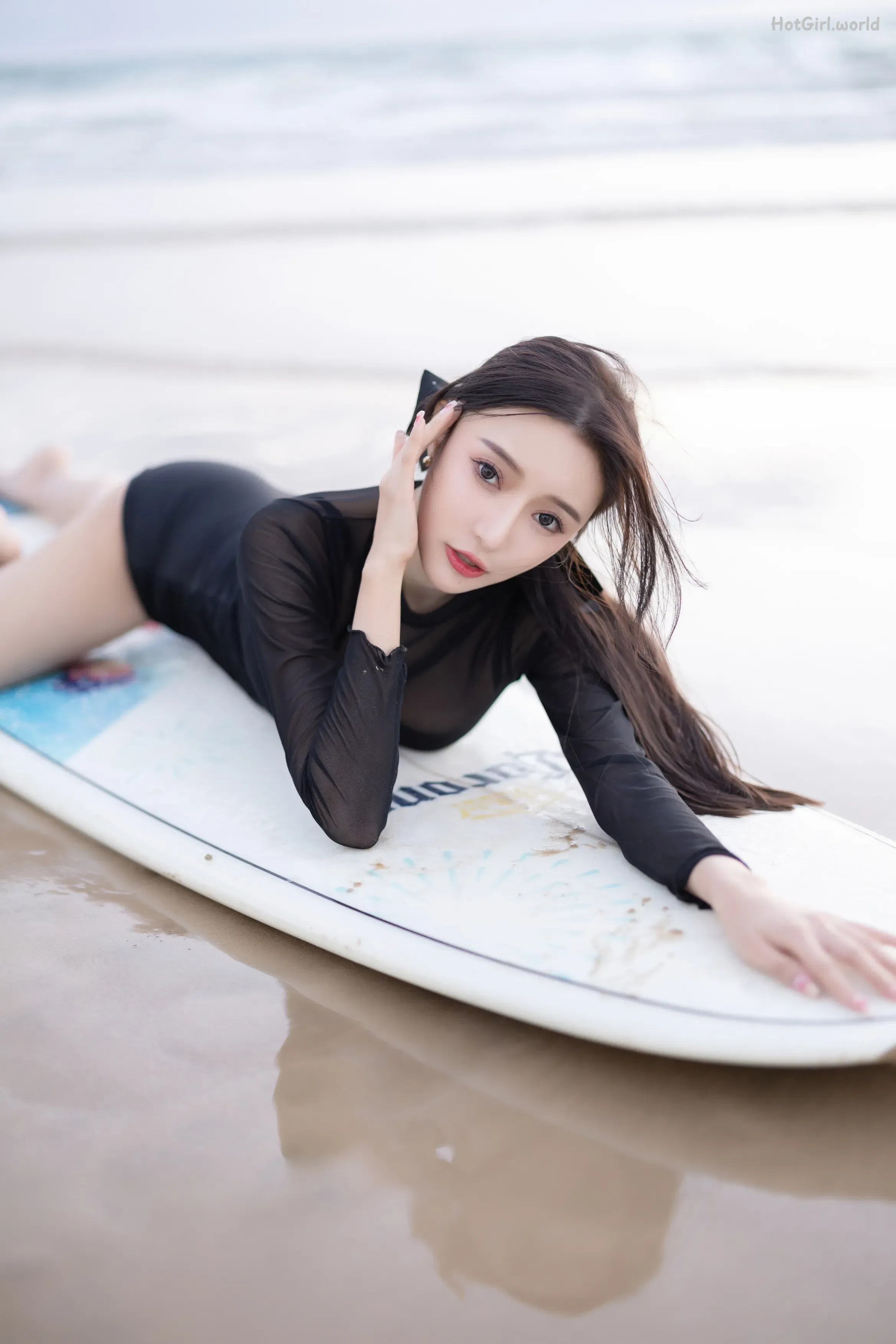 0010_hotgirl.world.webp