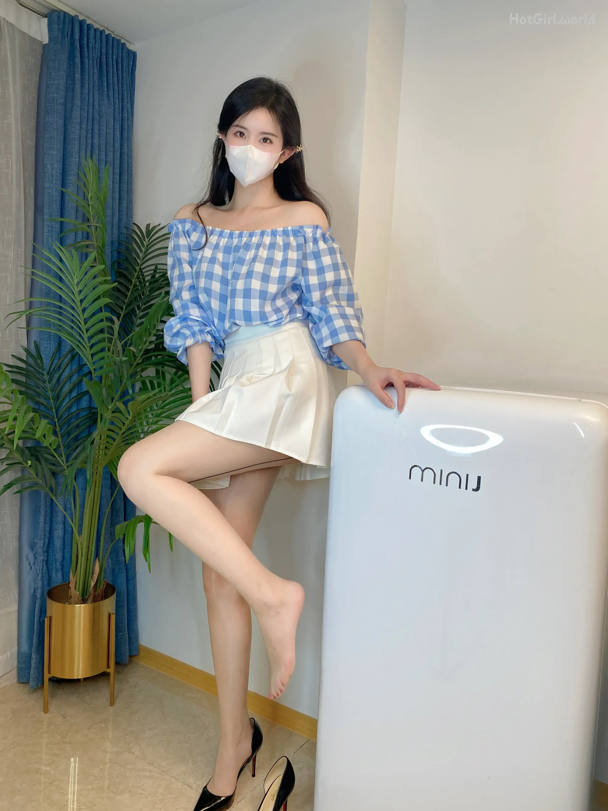 July-Zhi Lan-July-芝岚-虾线油亮