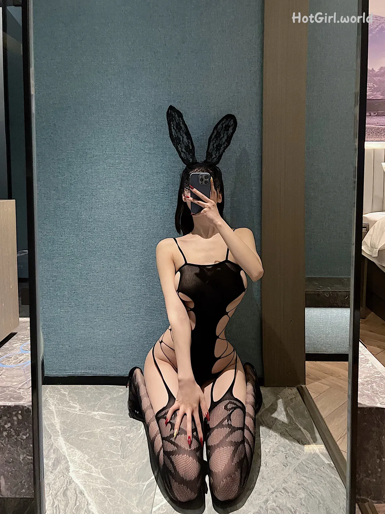 0008_hotgirl.world.webp