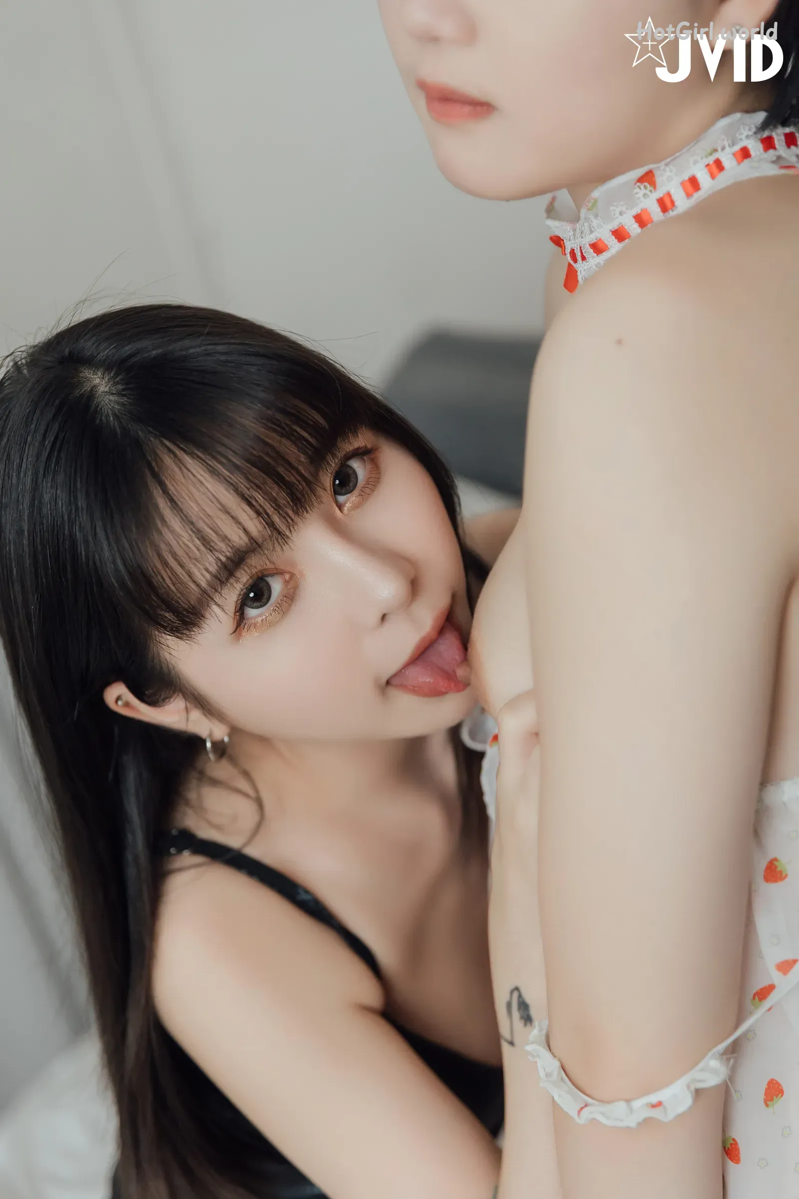 042_hotgirl.world.webp