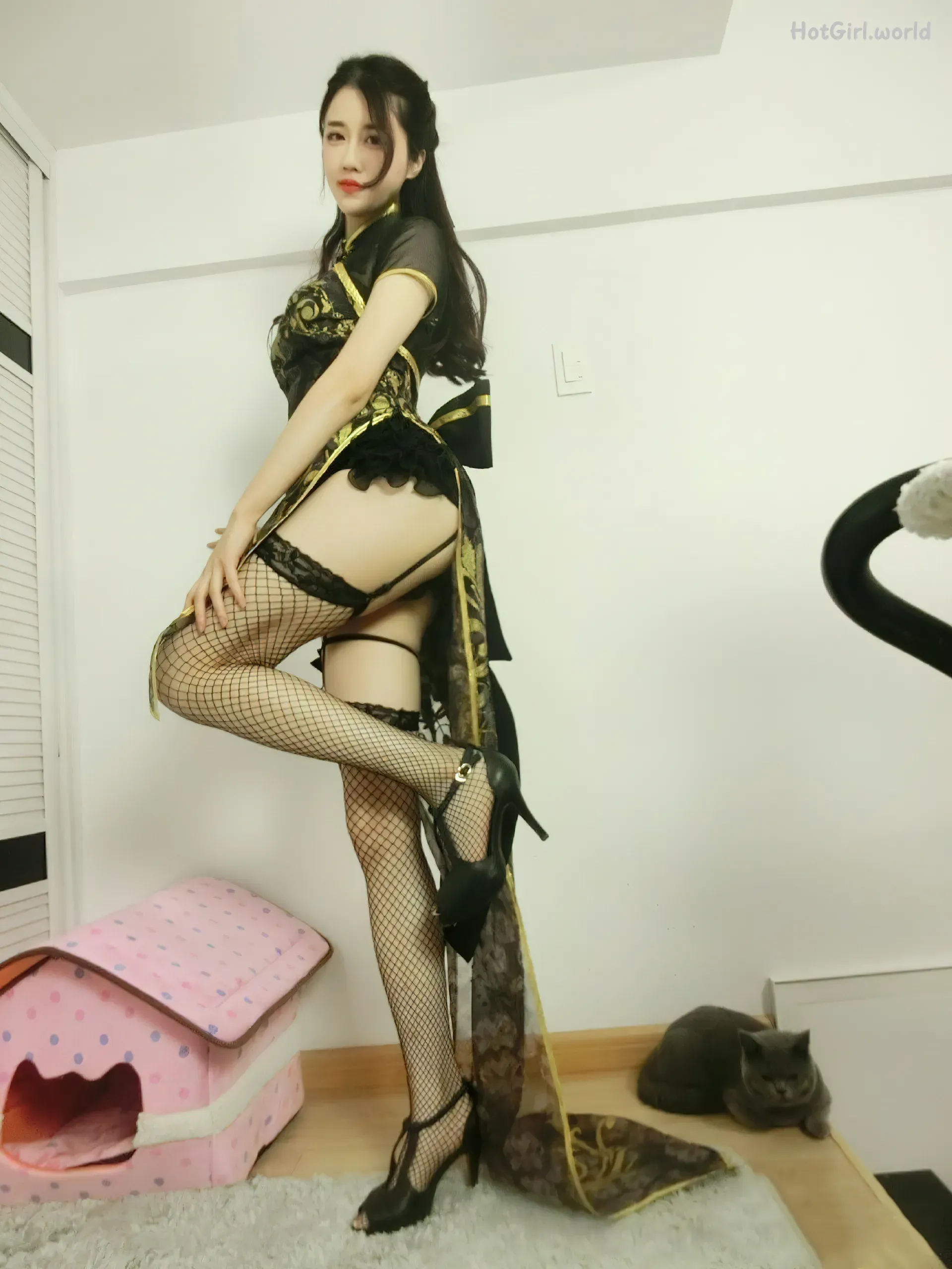 105_hotgirl.world.webp