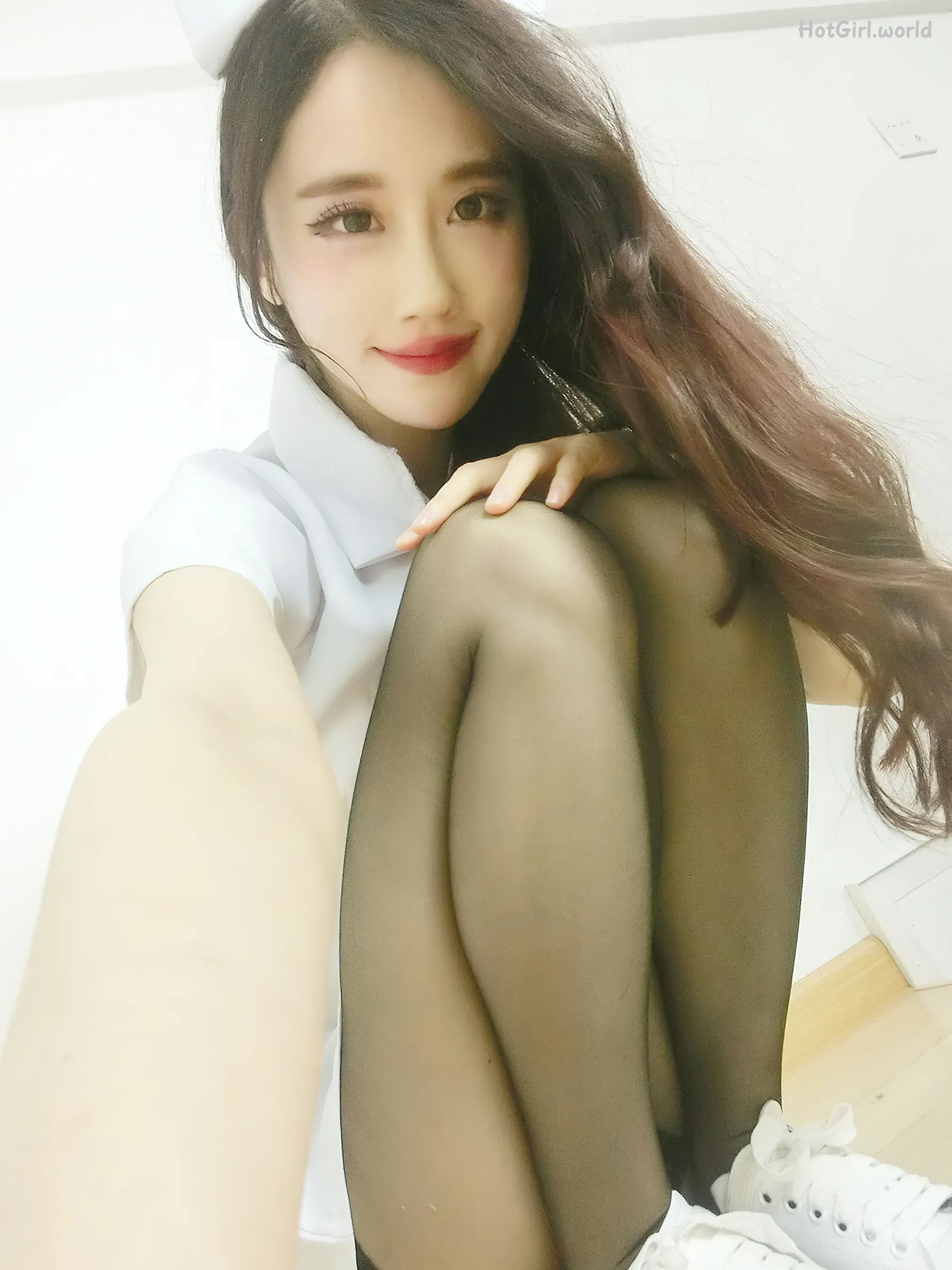 112_hotgirl.world.webp
