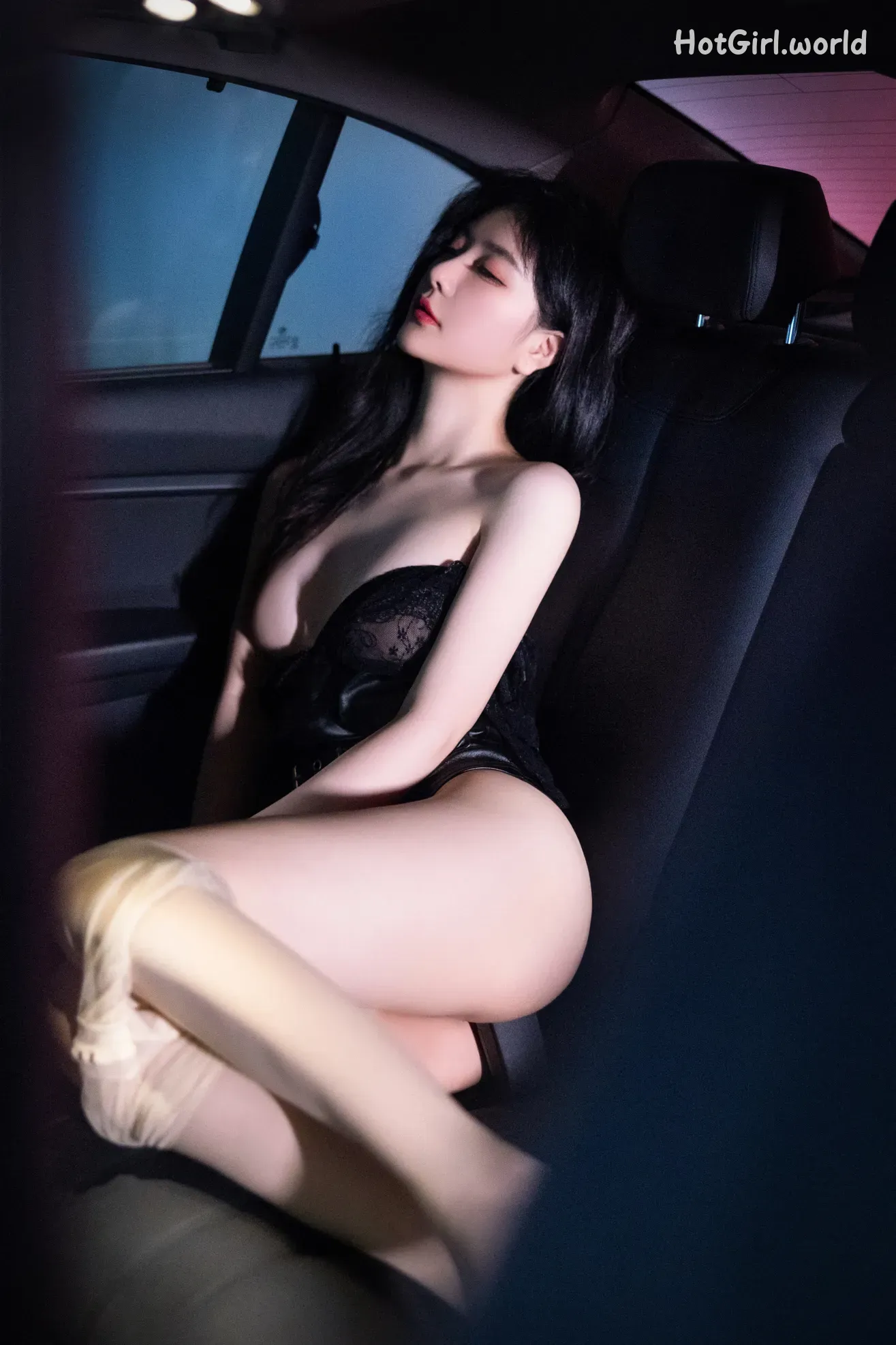 099_hotgirl.world.webp
