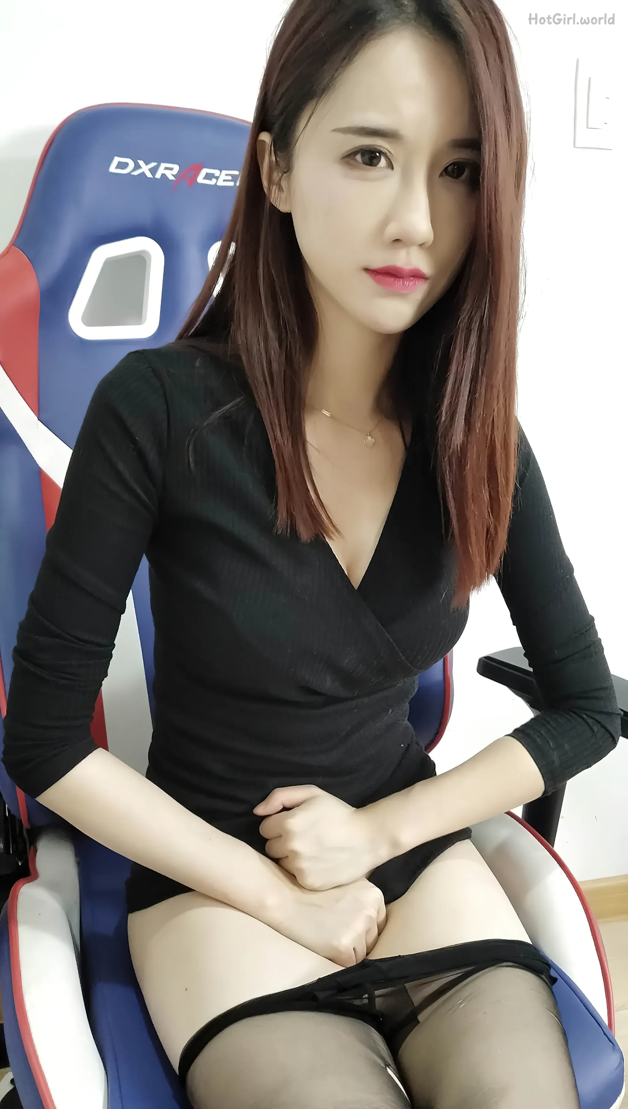 0062_hotgirl.world.webp