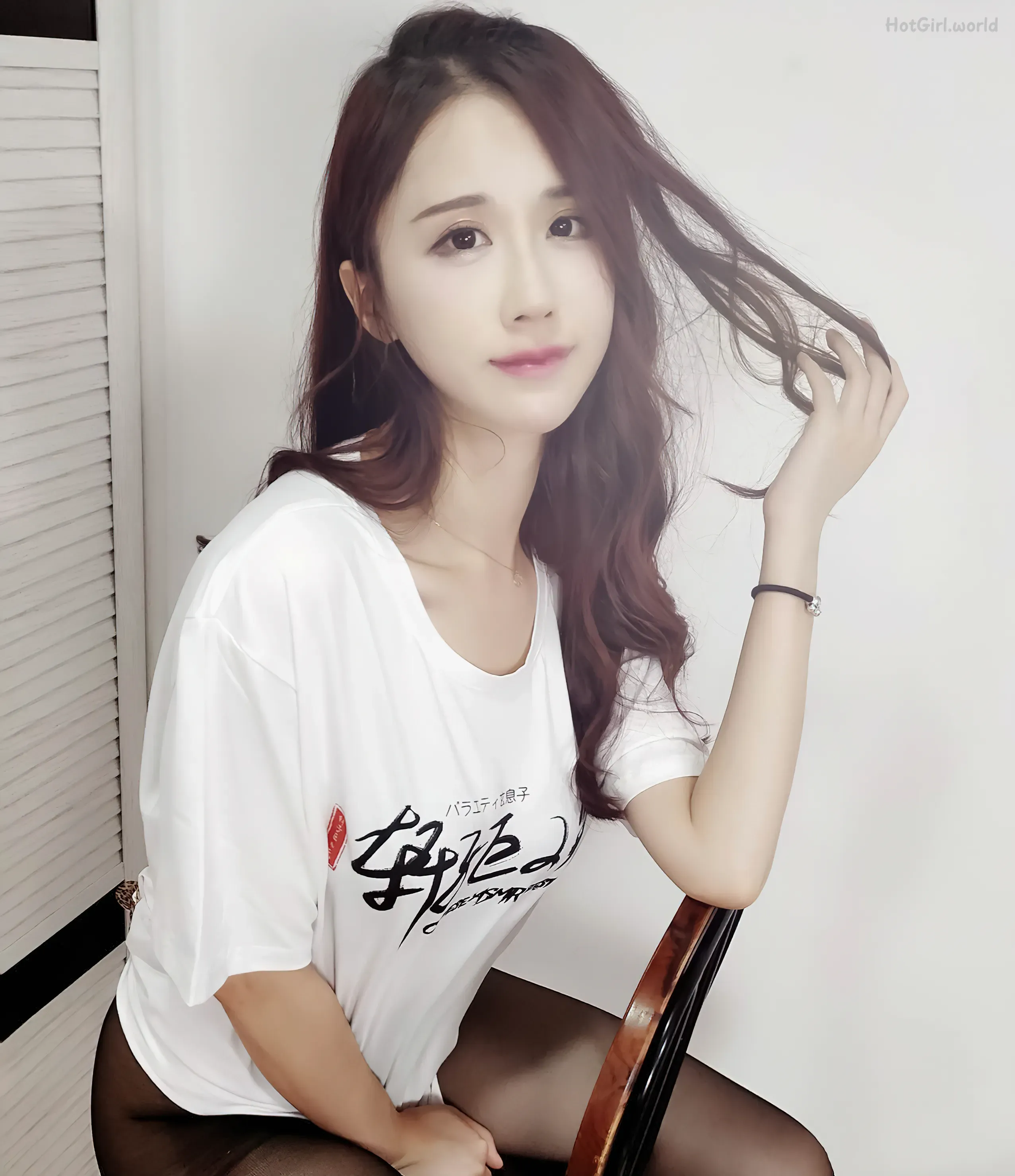 0080_hotgirl.world.webp