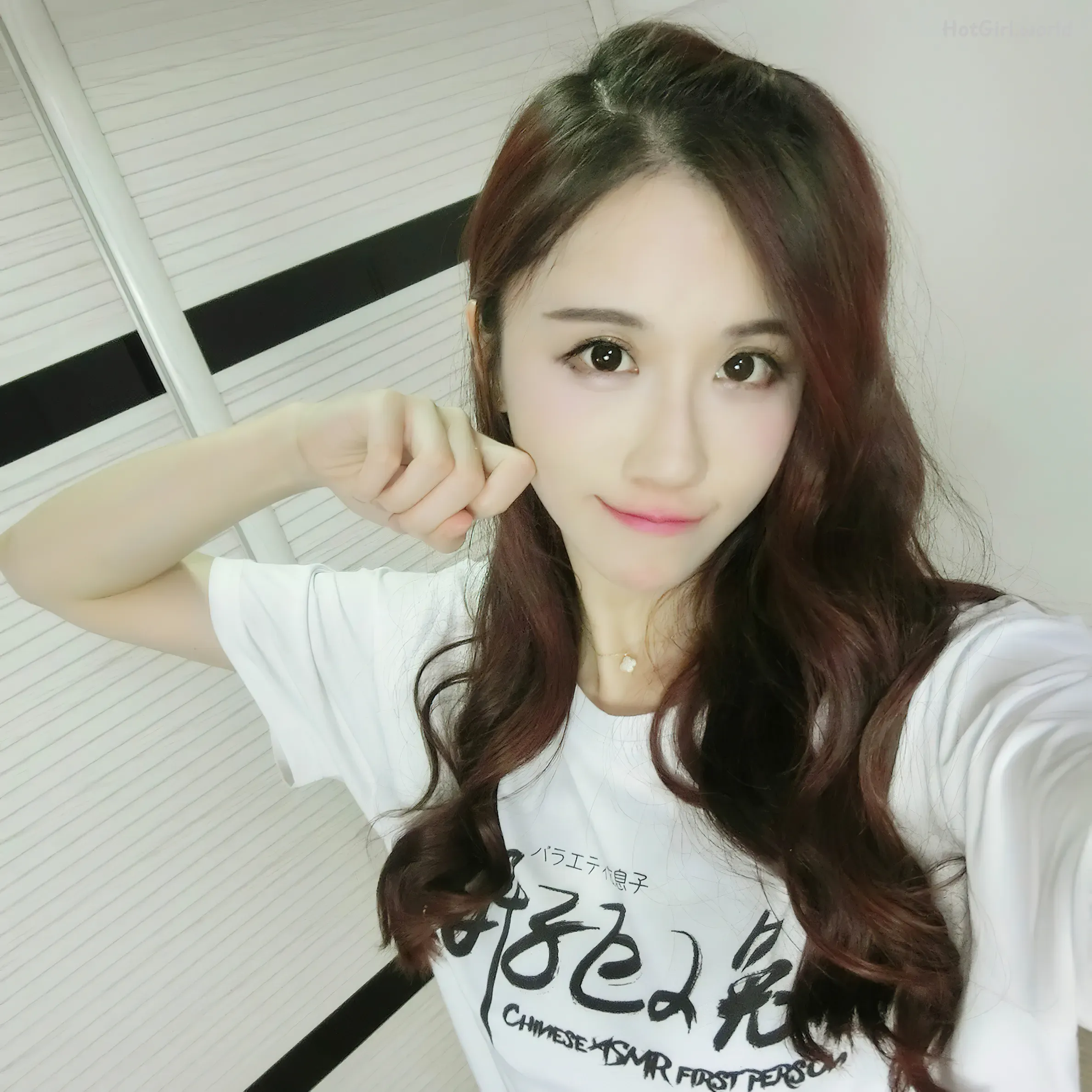 0081_hotgirl.world.webp