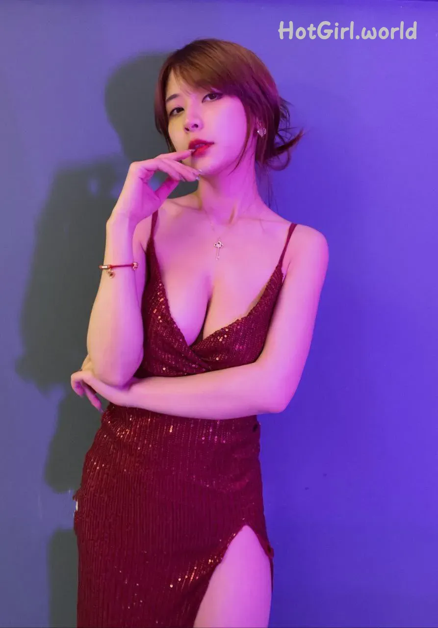 092_hotgirl.world.webp
